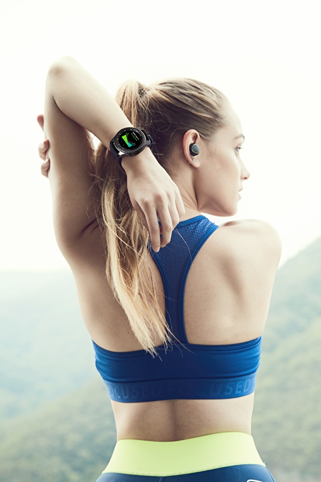 Pantalla 640x960 Fitness Reloj Reloj de pulsera Samsung Gear S3 Frontier Espalda Mano Deporte Chicas descargar imagenes