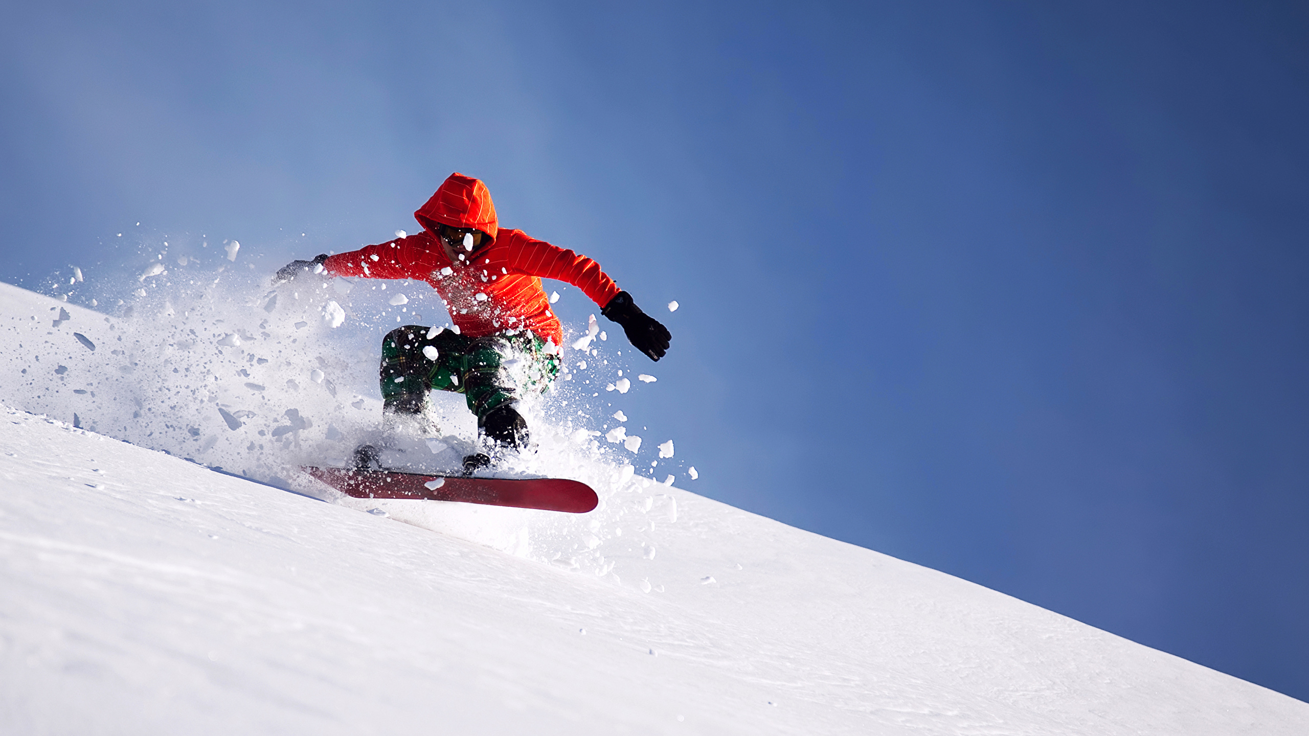 壁紙 2560x1440 スノーボード 冬 男性 雪 スポーツ ダウンロード 写真