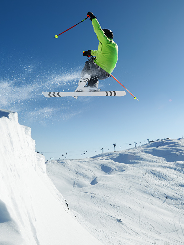壁紙 600x800 冬 スキー 男性 雪 飛び スポーツ ダウンロード 写真