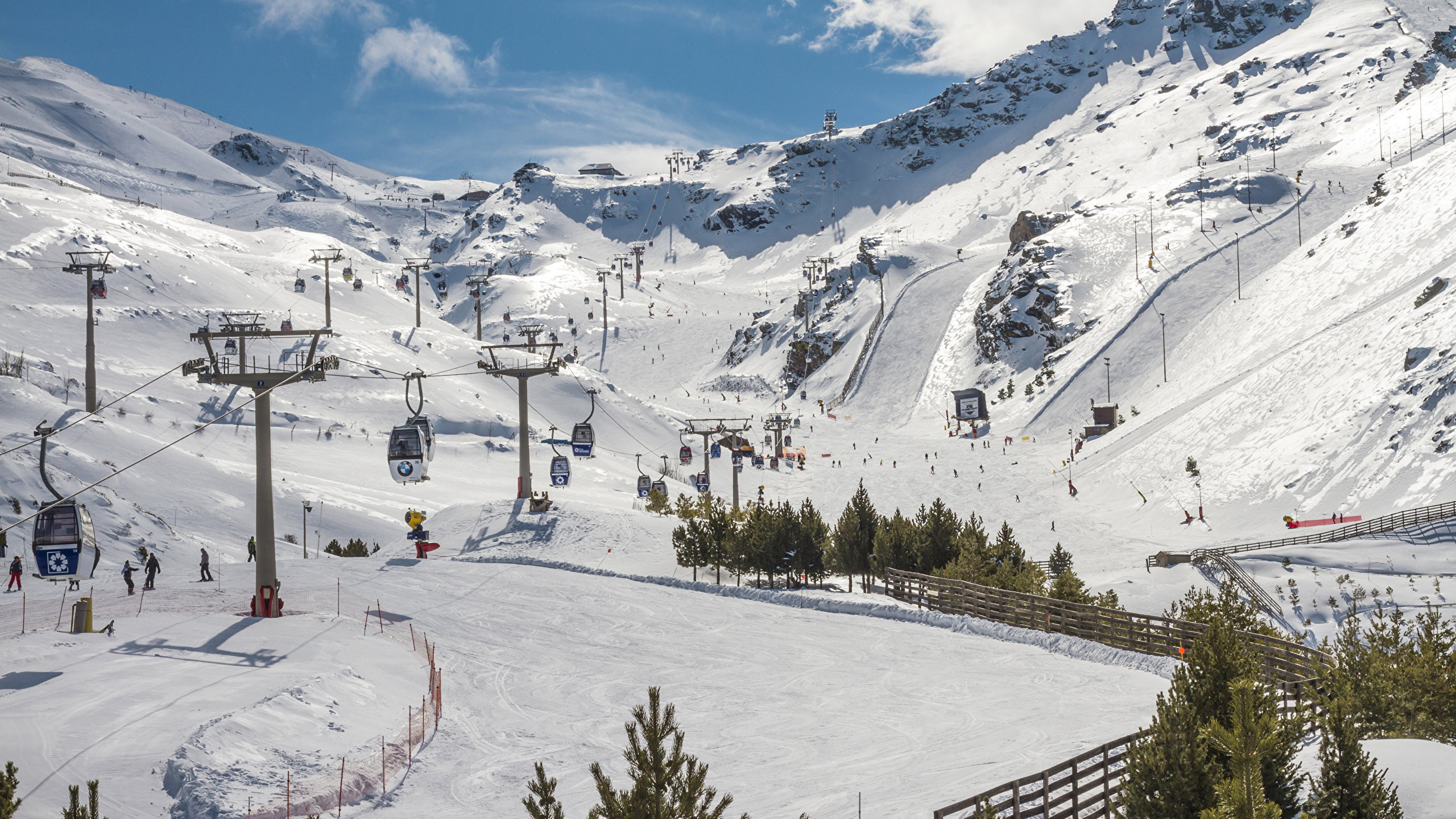 壁紙 2560x1440 スペイン 山 冬 Sierra Nevada Granada 雪 自然 ダウンロード 写真