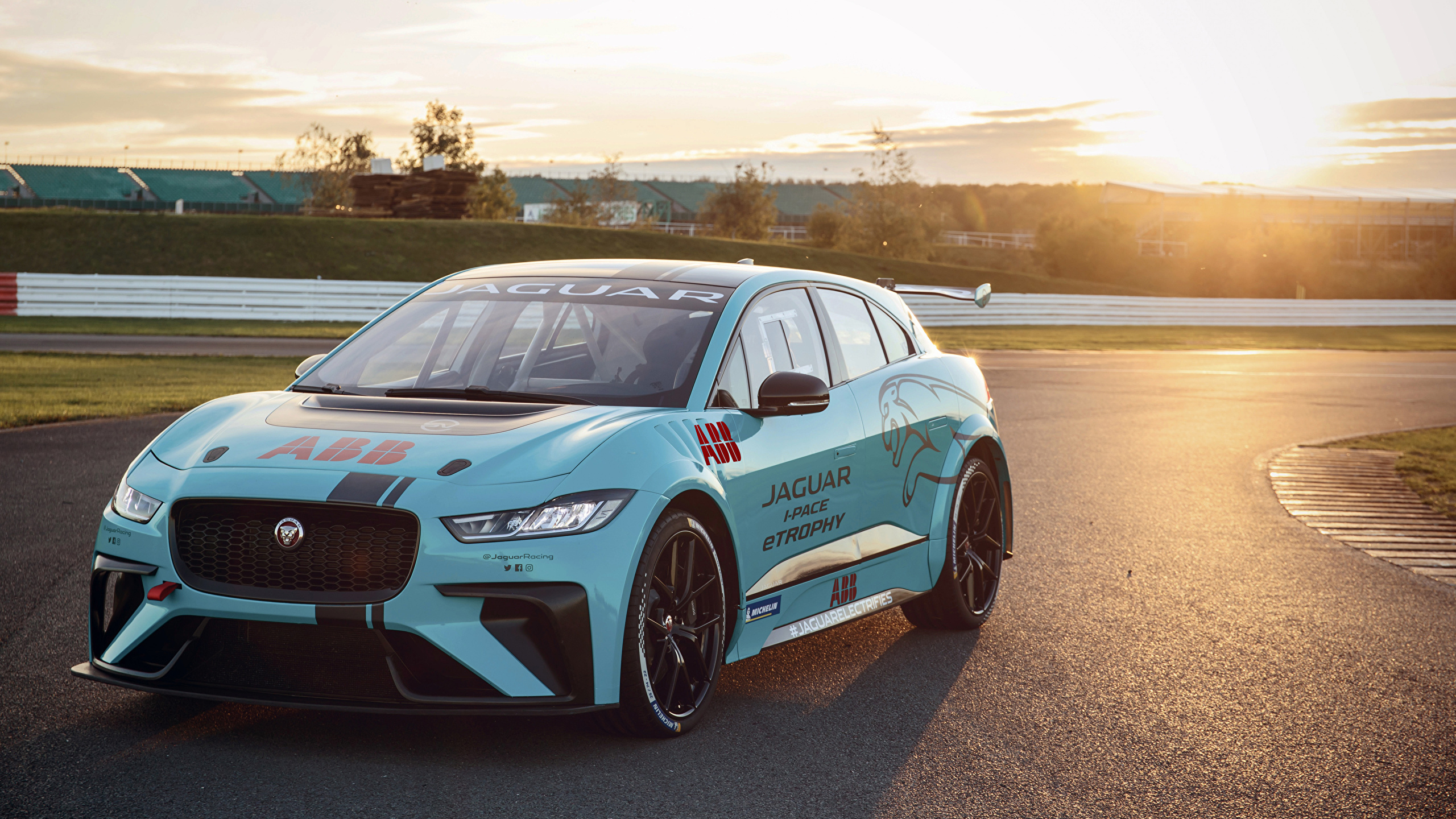 壁紙 2560x1440 ジャガー 自動車 チューニングカー 18 19 Vip Car Jaguar I Pace Etrophy 空色 自動車 ダウンロード 写真