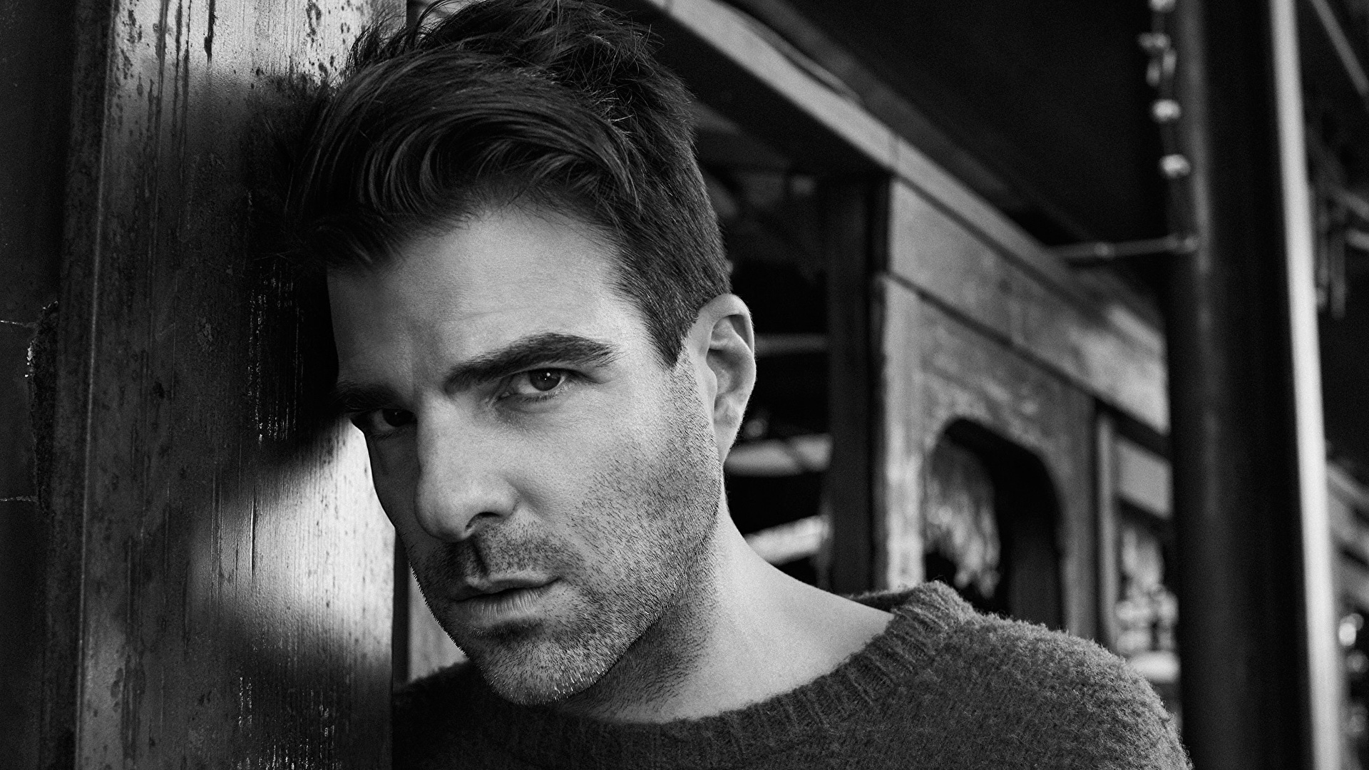 壁紙 19x1080 男性 Zachary Quinto Michael Schwartz 白黒 顔 凝視 有名人 ダウンロード 写真