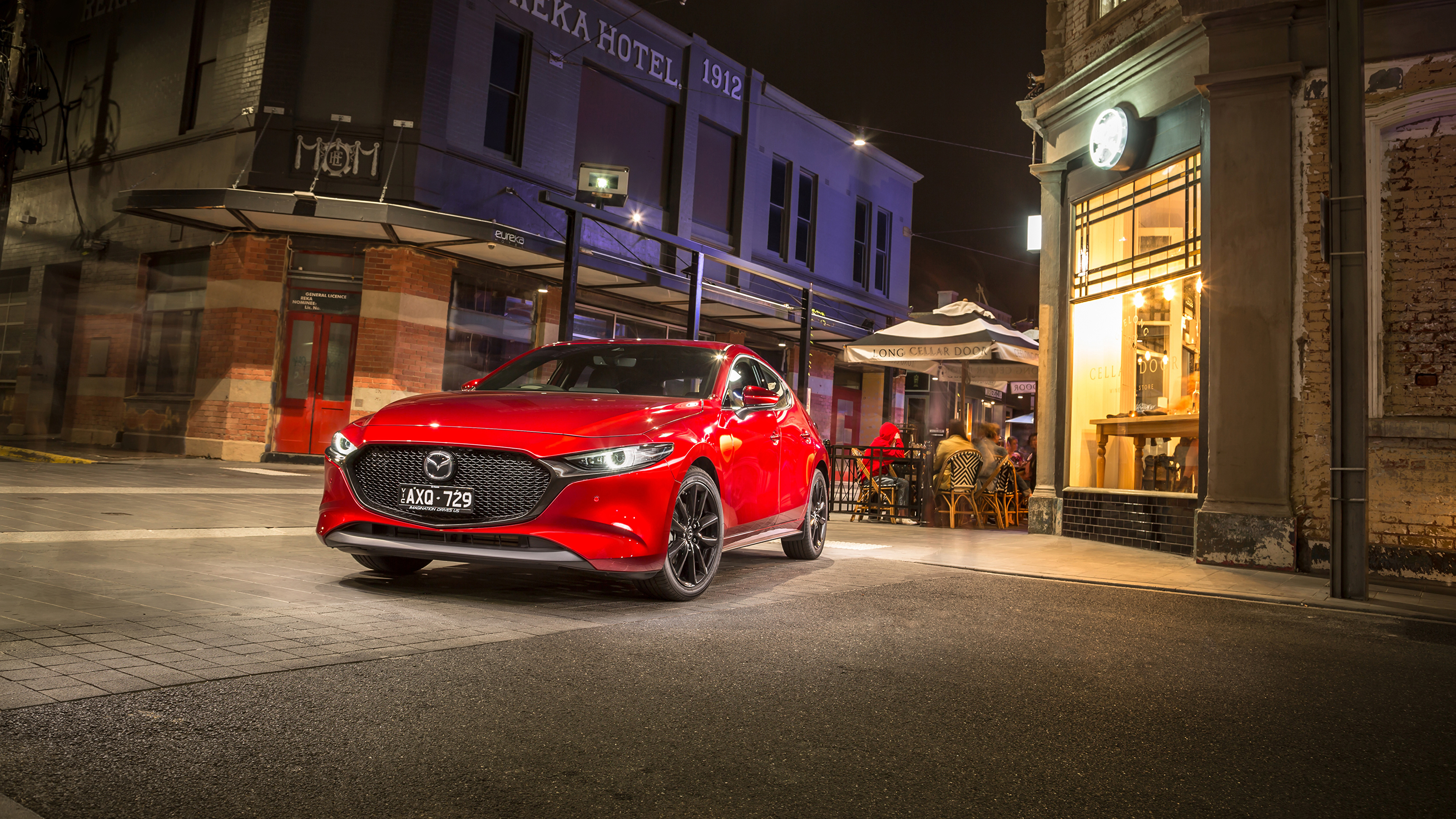 壁紙 3840x2160 マツダ 19 Mazda3 Skyactiv G Hatchback 赤 メタリック塗 自動車 ダウンロード 写真