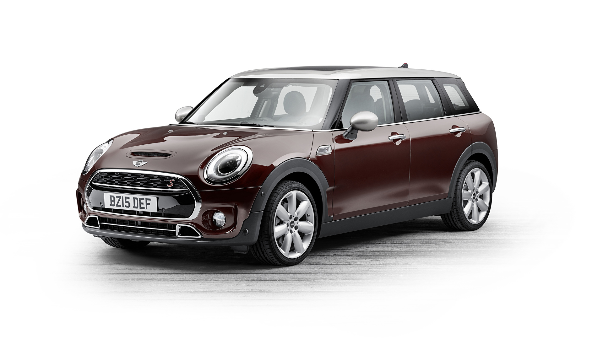 Картинка Мини 2015 Clubman F54 Cooper S машины белым фоном 1920x1080