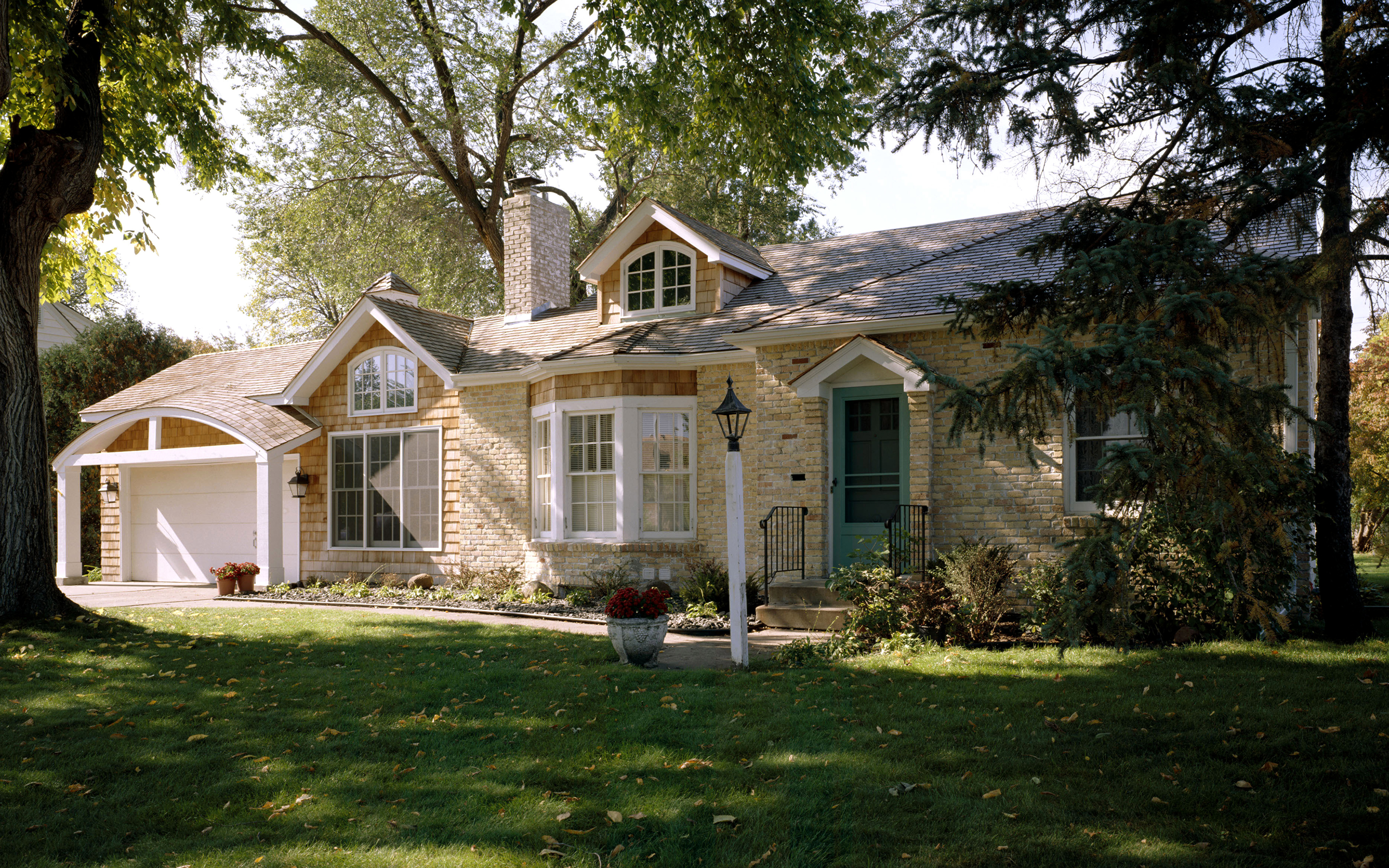 Better homes com. Пригород Антонио Хаус в Америке. Красивые Загородные дома. Уютный домик. Красивые дома.