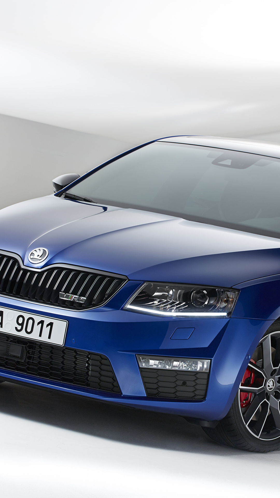 Обои для рабочего стола Skoda Octavia RS Синий машины 1080x1920