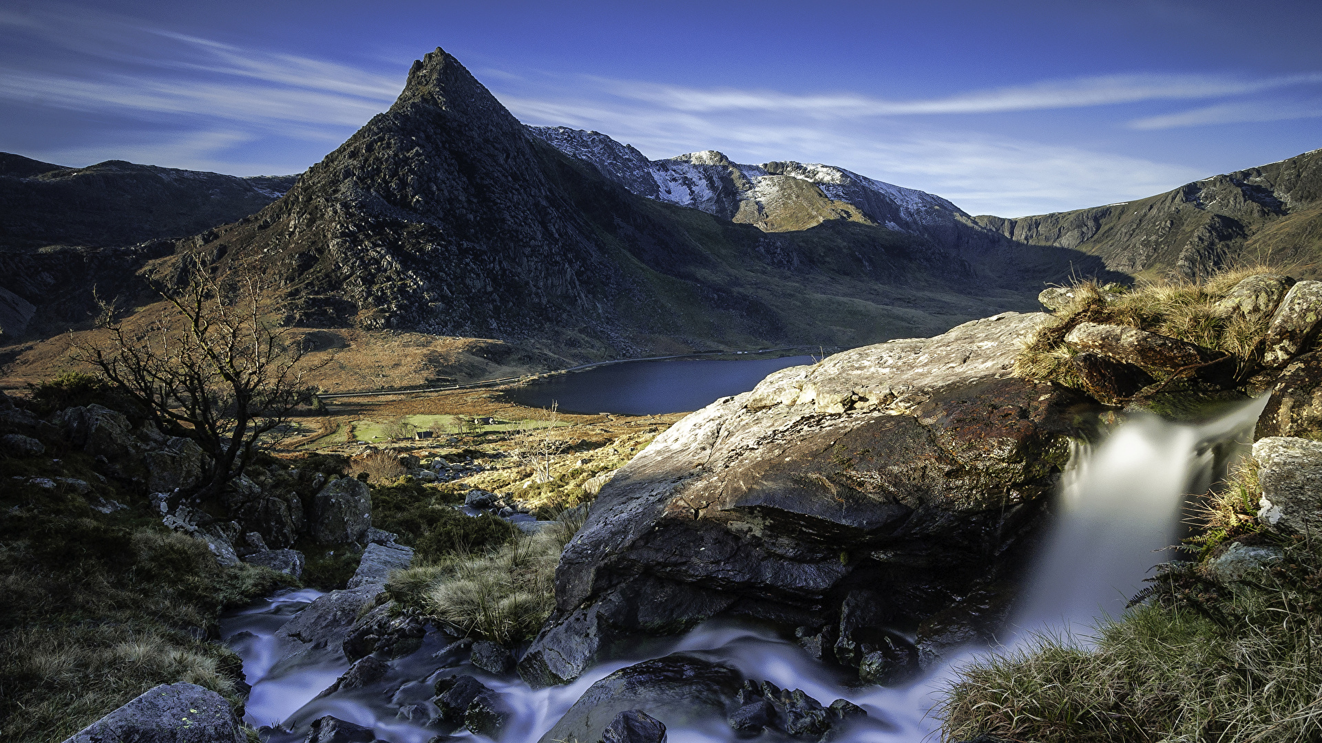 壁紙 19x1080 イギリス 山 滝 石 風景写真 Capel Curig 岩 ウェールズ 自然 ダウンロード 写真