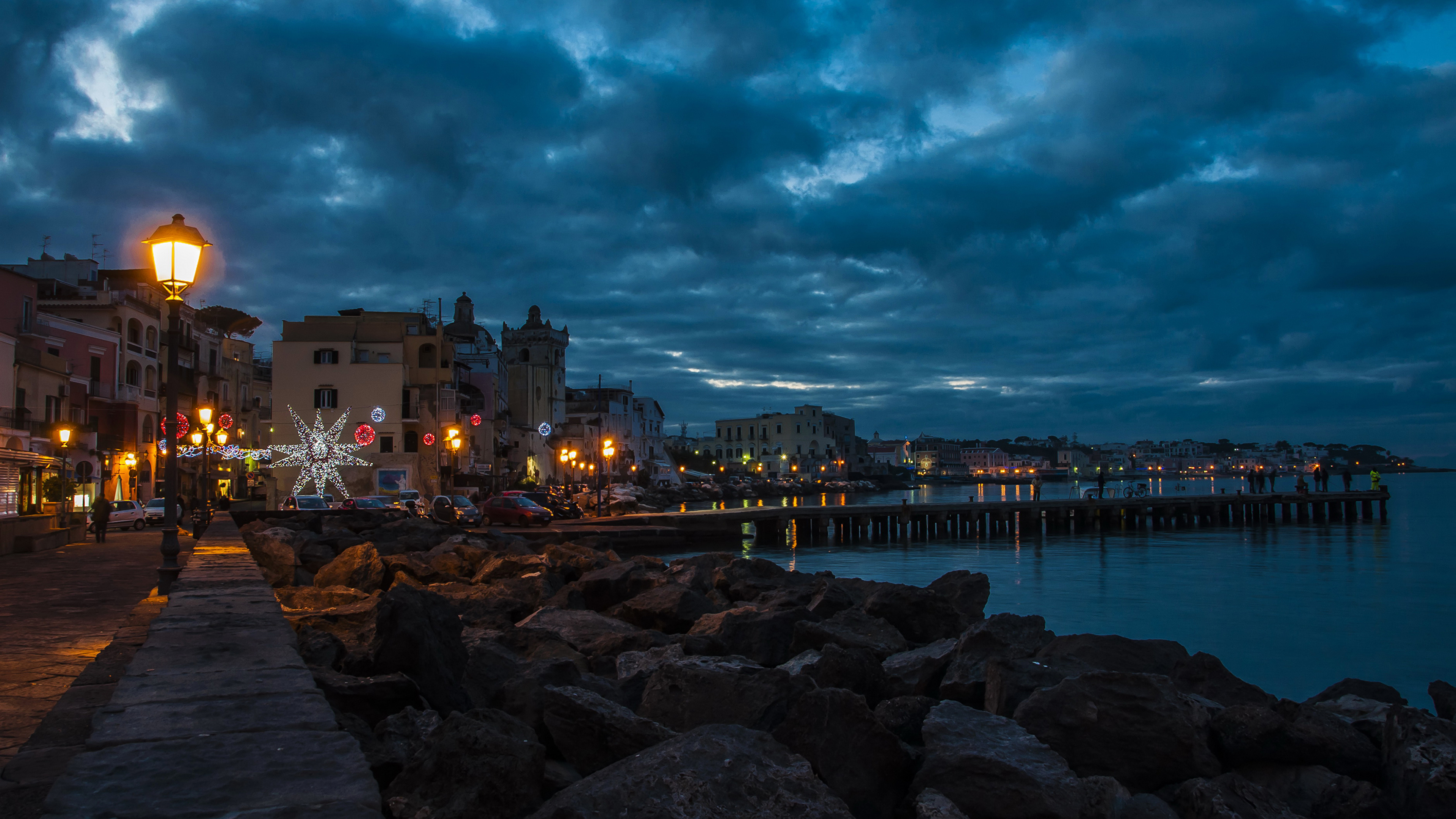 Evening pictures. Улочки Портофино Италия. Город у моря. Море вечер набережная. Италия ночью.