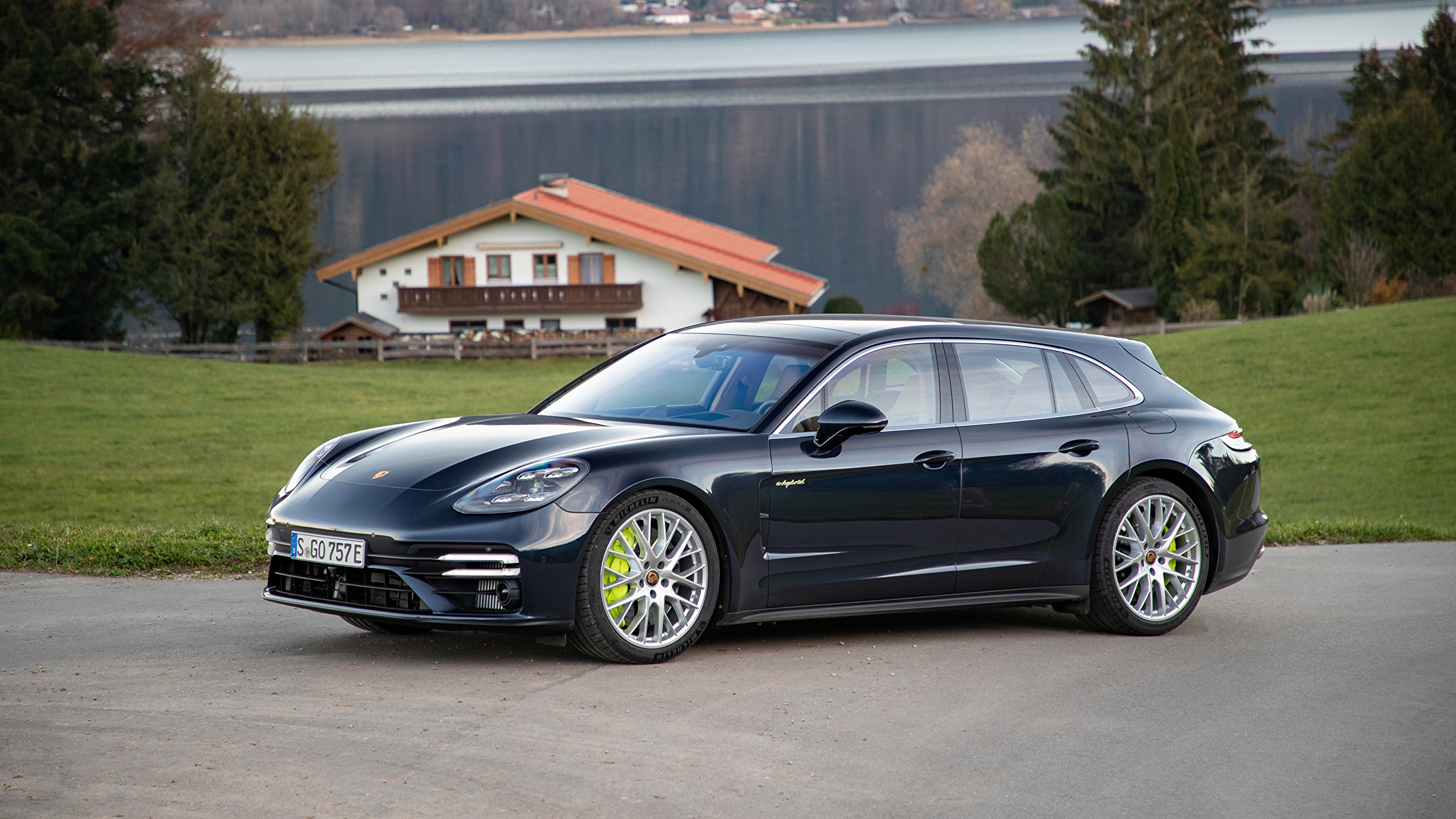 2018 Porsche Panamera Turbo s e Hybrid