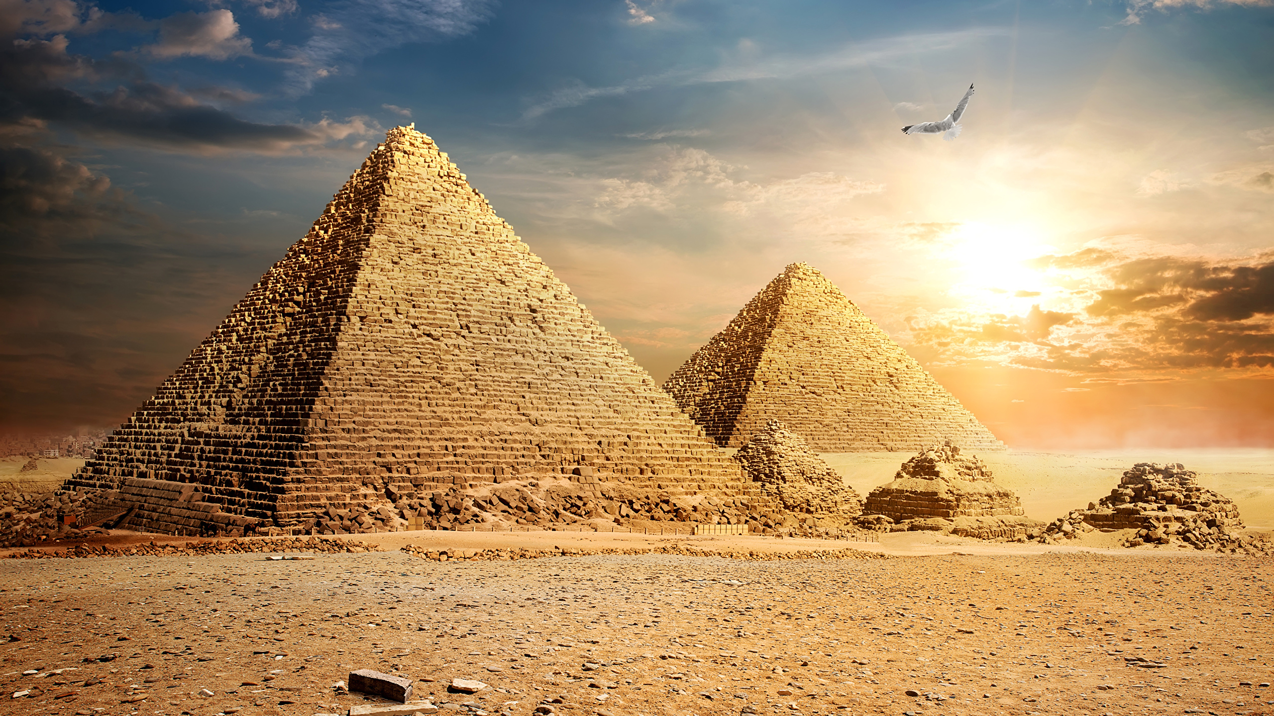 壁紙 2560x1440 エジプト 砂漠 空 Cairo ピラミッド 雲 自然 ダウンロード 写真