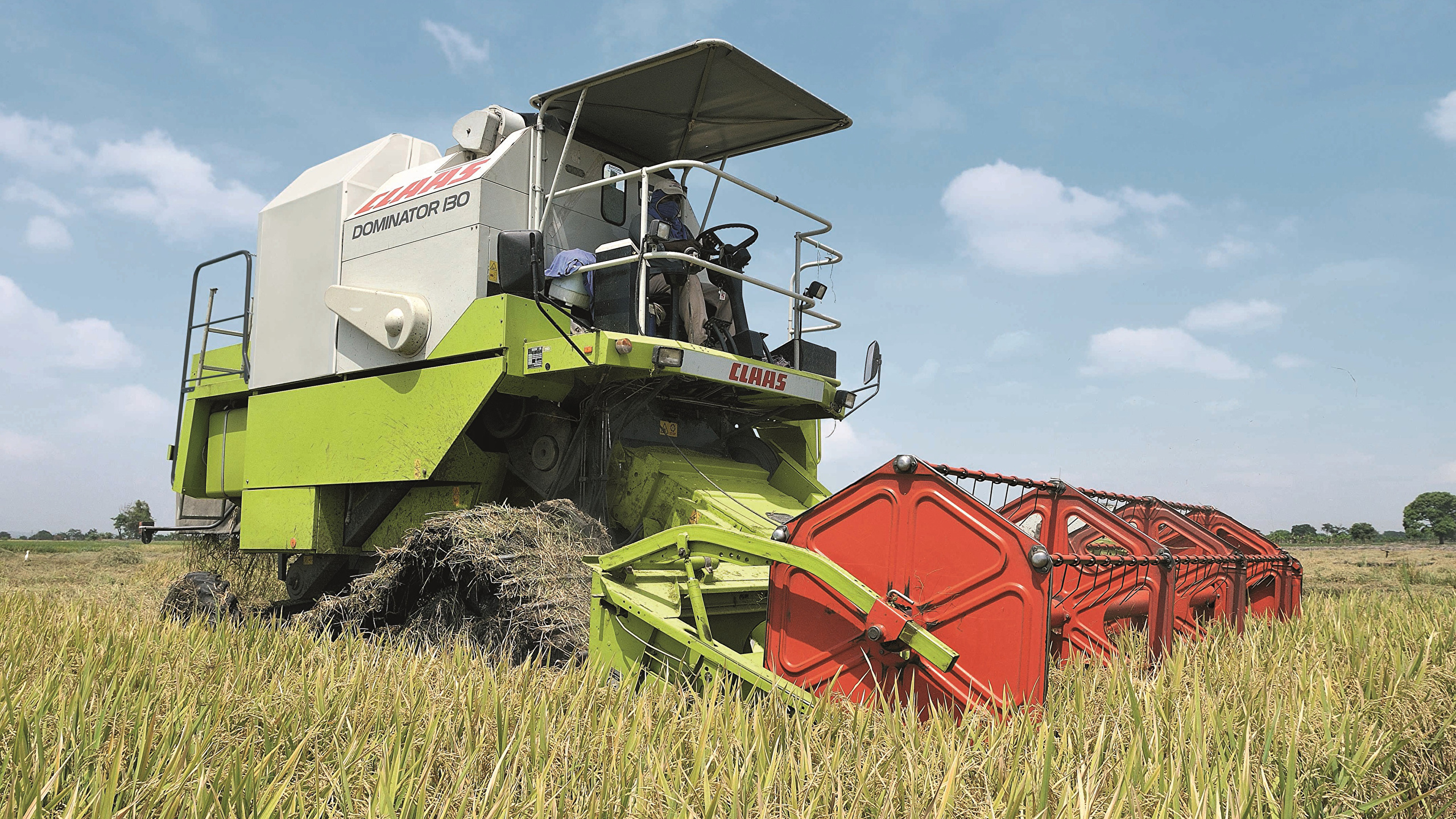 壁紙 2560x1440 畑 農業機械 コンバインハーベスター 04 11 Claas Dominator 130 Terra Trac ダウンロード 写真