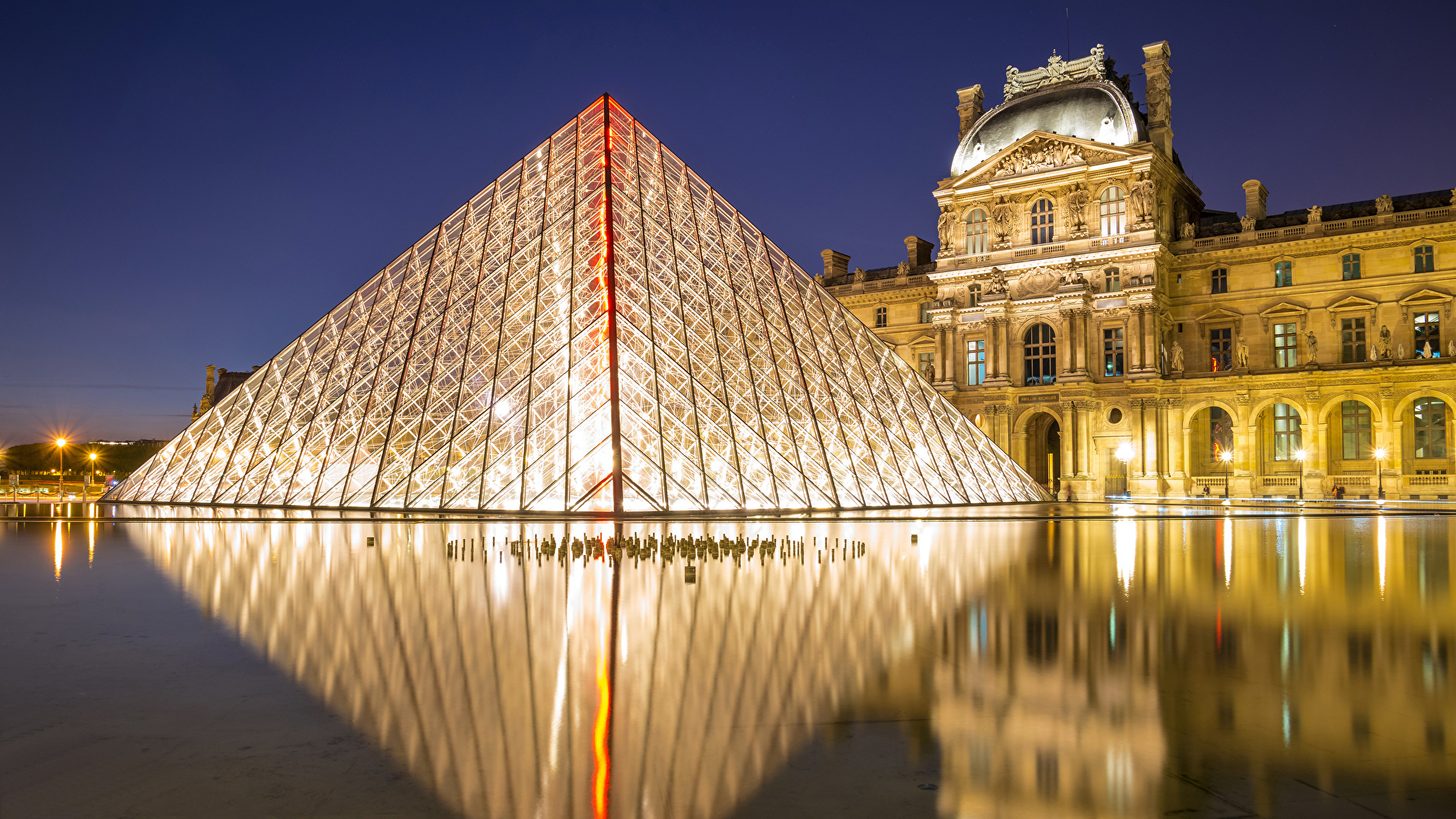 Картинка Париж Франция музеи Louvre museum Пирамида 1920x1080