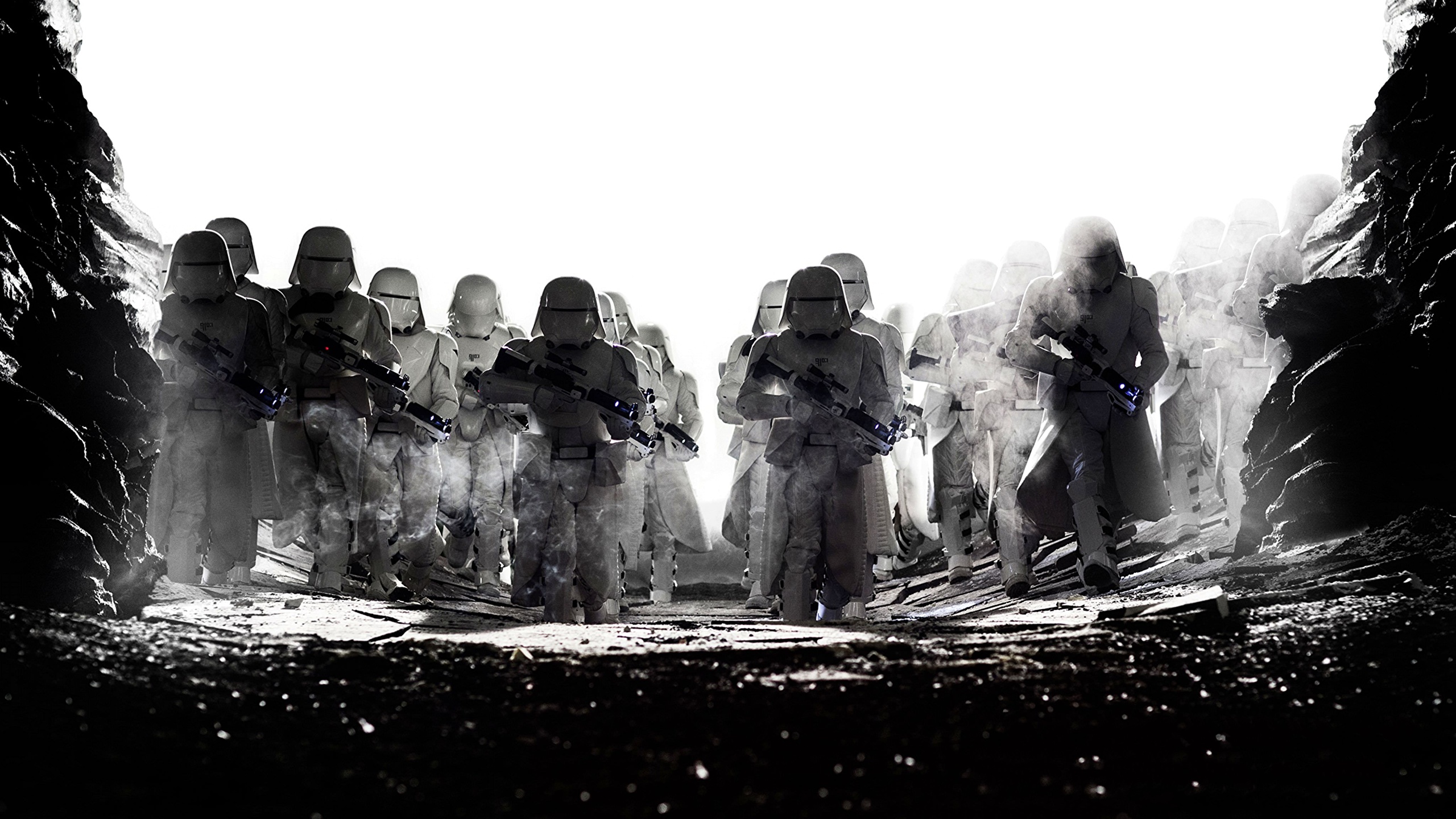 2560x1440 Star Wars, épisode VIII : Les Derniers Jedi Soldats clones Noir et blanc Cinéma
