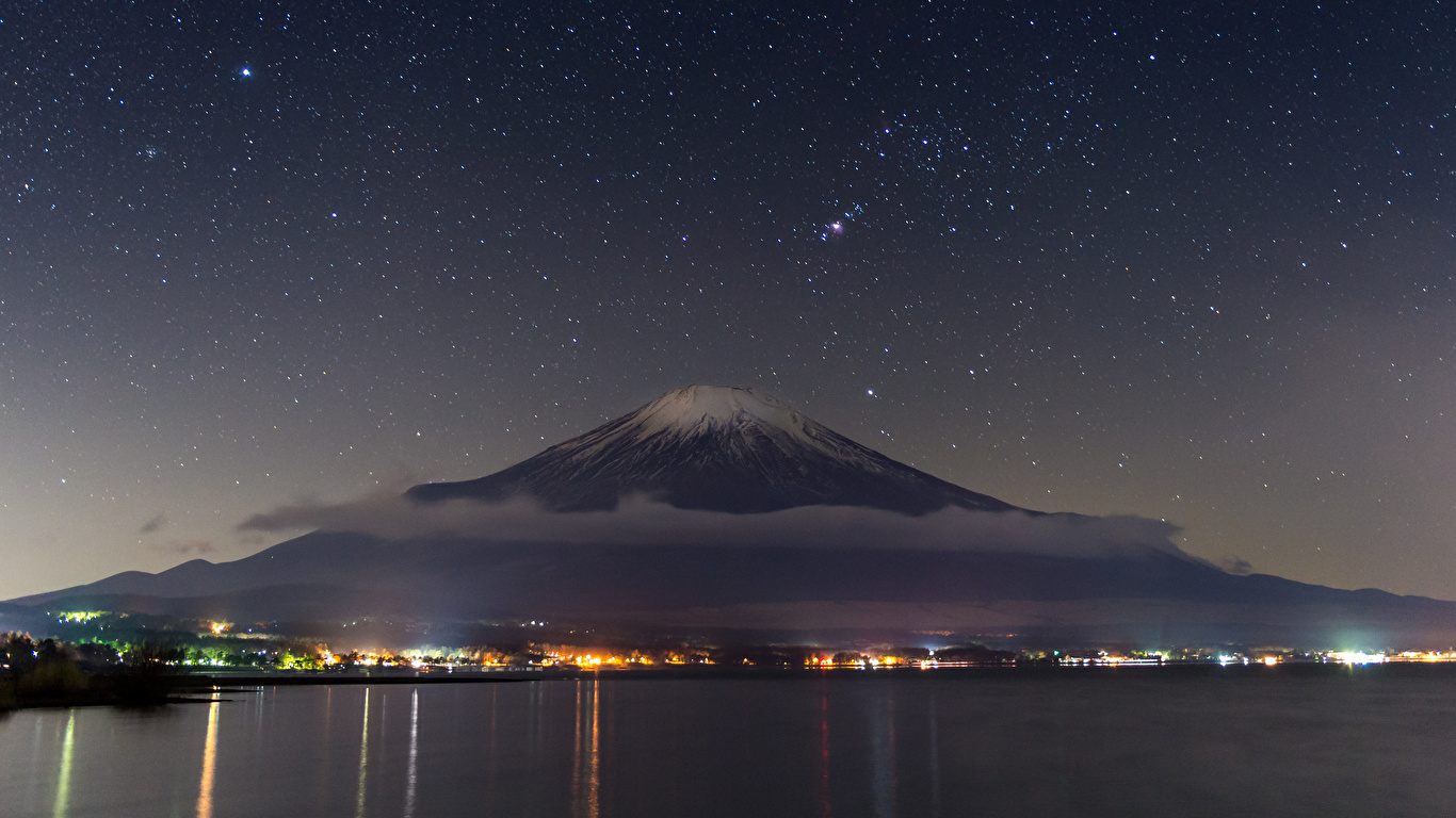 壁紙 1366x768 日本 空 恒星 富士山 夜 火山 自然 ダウンロード 写真