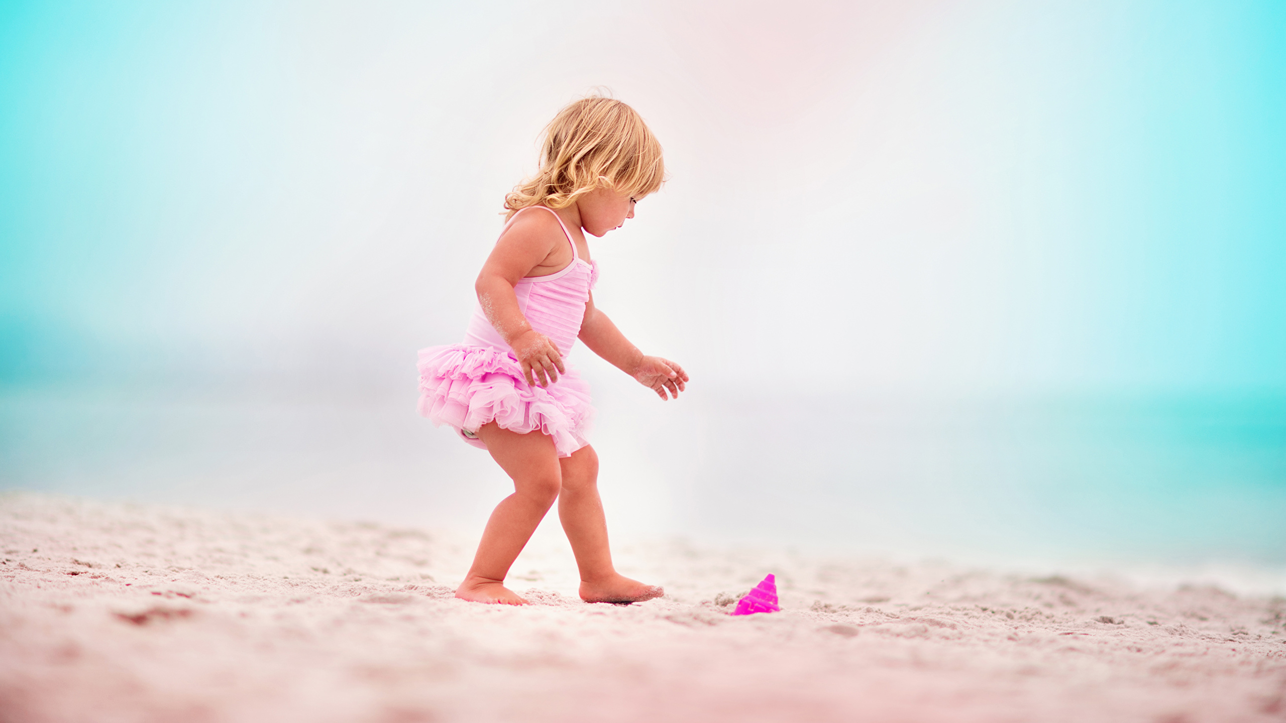 Desktop Wallpapers Little girls beaches Children Sand 2560x1440