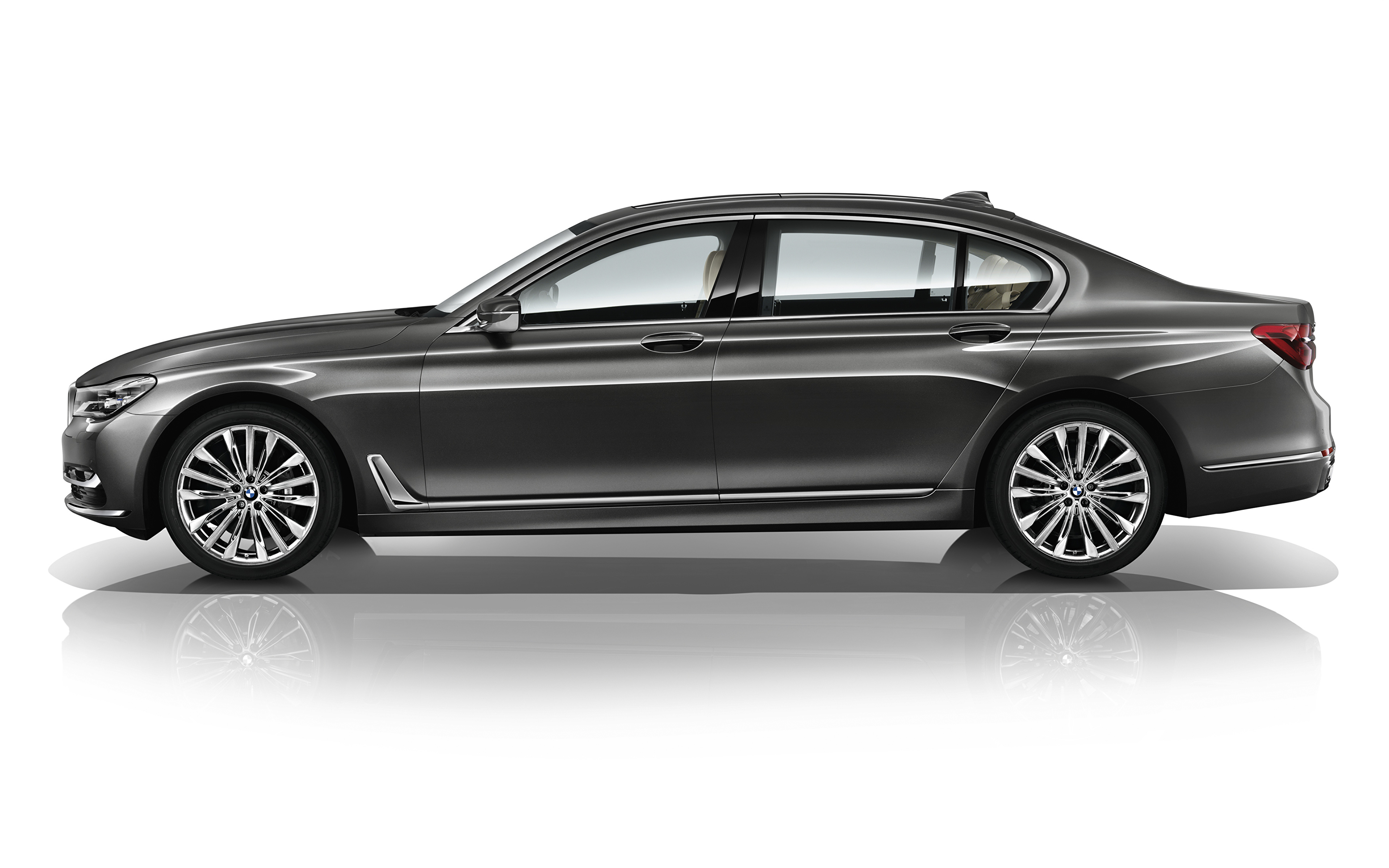 Фотография БМВ 750Li xDrive 2015 Excellence G12 авто Сбоку 3840x2400