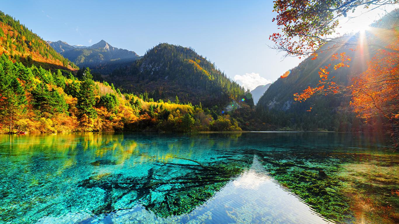 壁紙 1366x768 中華人民共和国 九寨溝 公園 湖 山 秋 森林 風景写真 自然 ダウンロード 写真