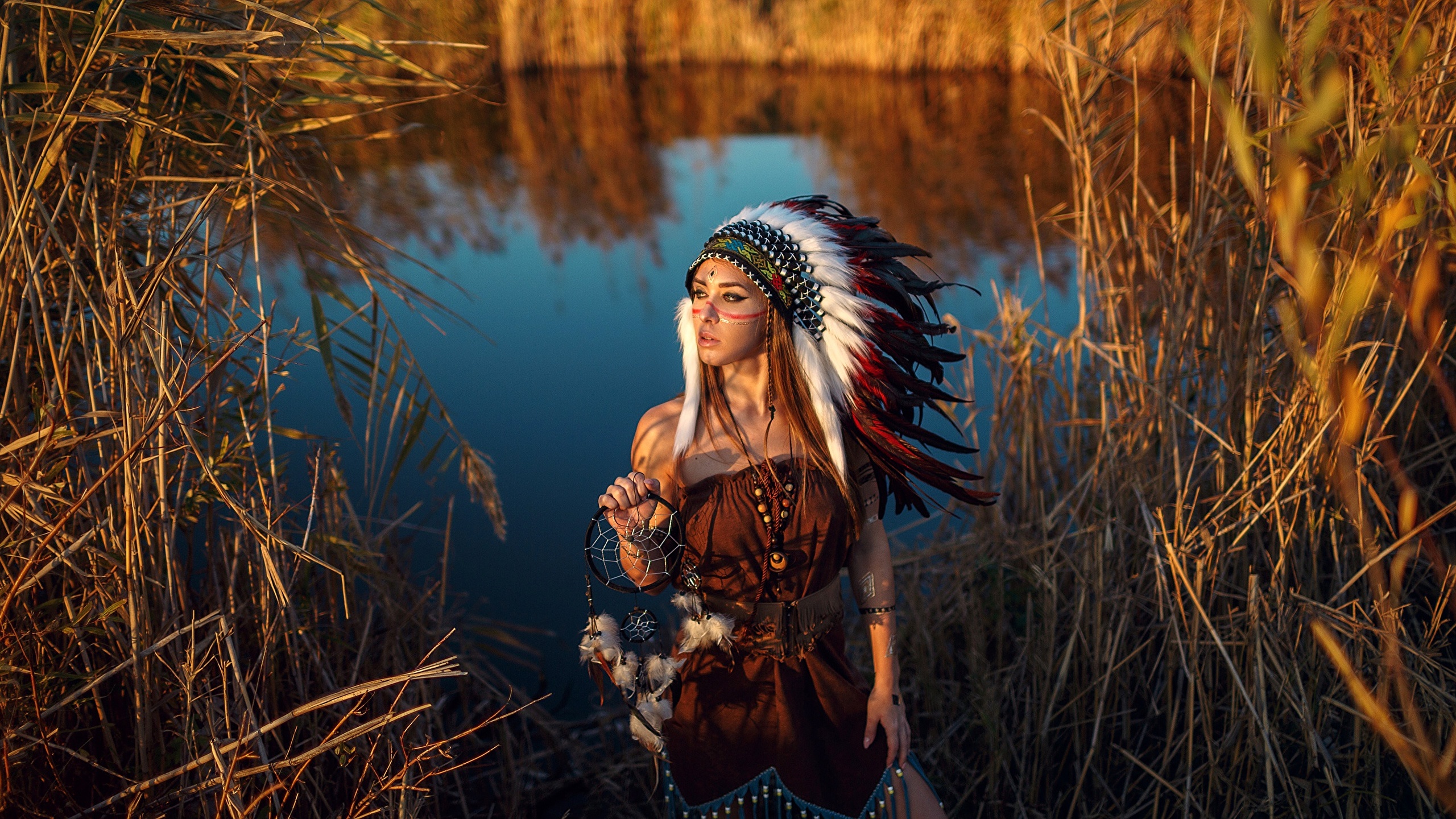 Индейцы природа. Индейцы СКВО Северной Америки. Индейцы девушки. Девушка Шаманка.