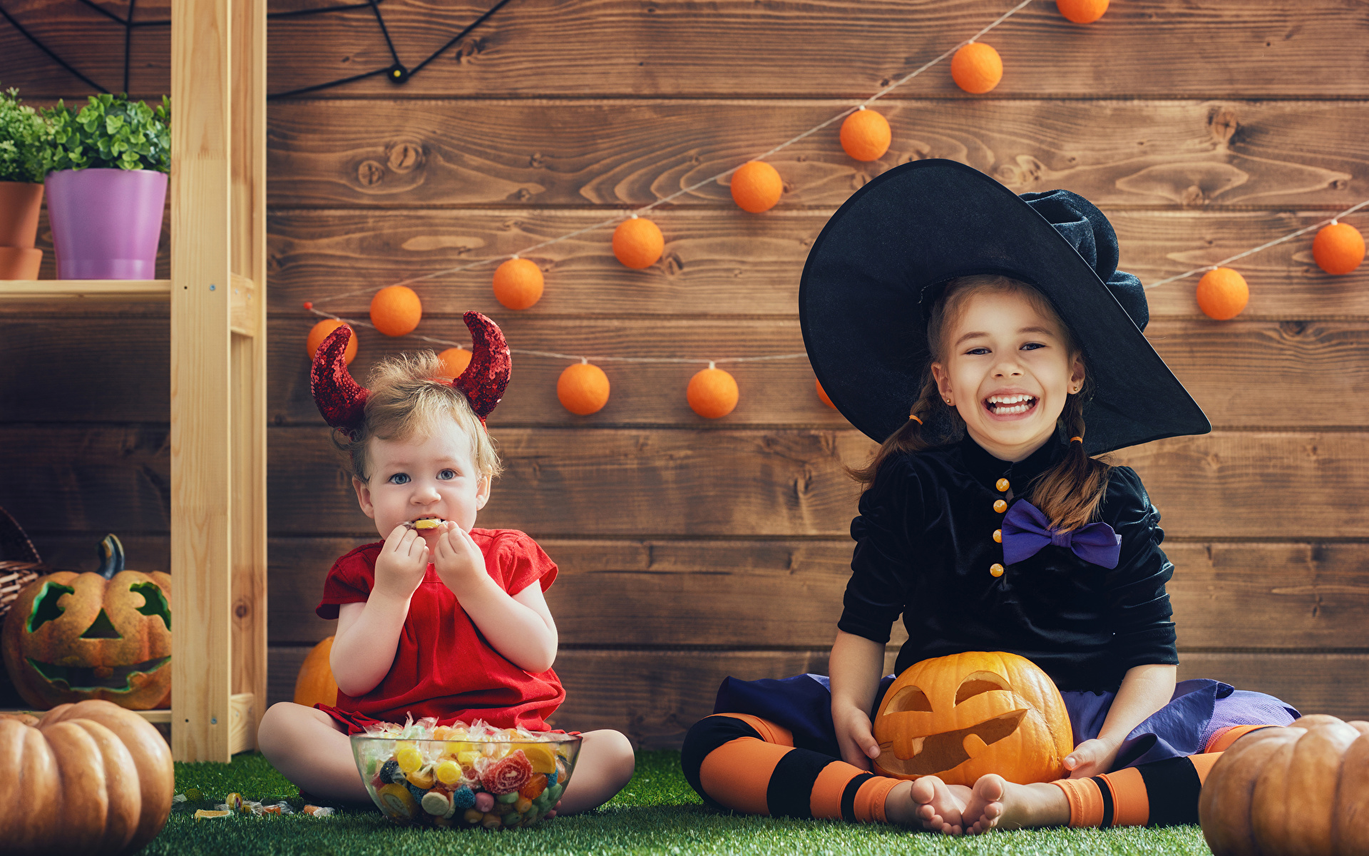 Fondos De Pantalla 1920x1200 Noche De Brujas Calabaza Niñas Dos Sonrisa