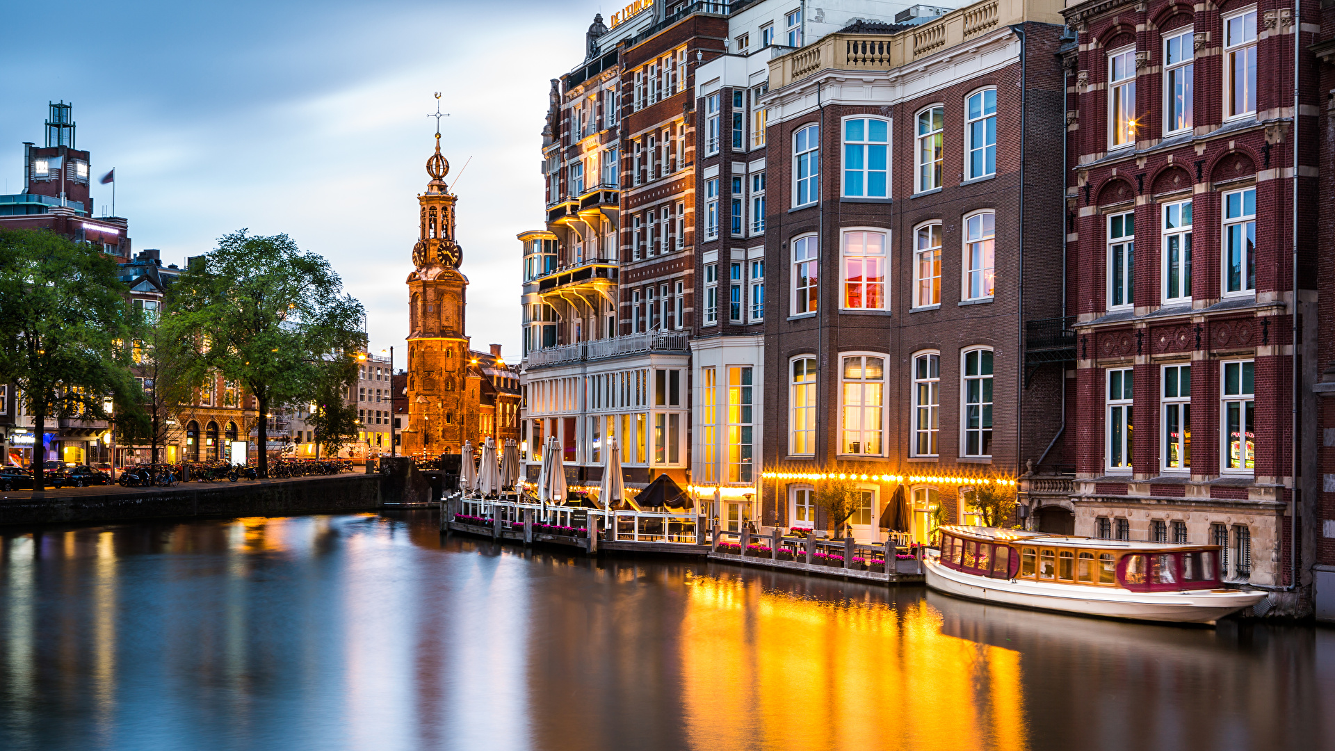 秋のアムステルダム運河のオランダの家の美しい建築 写真背景 無料ダウンロードのための画像 - Pngtree