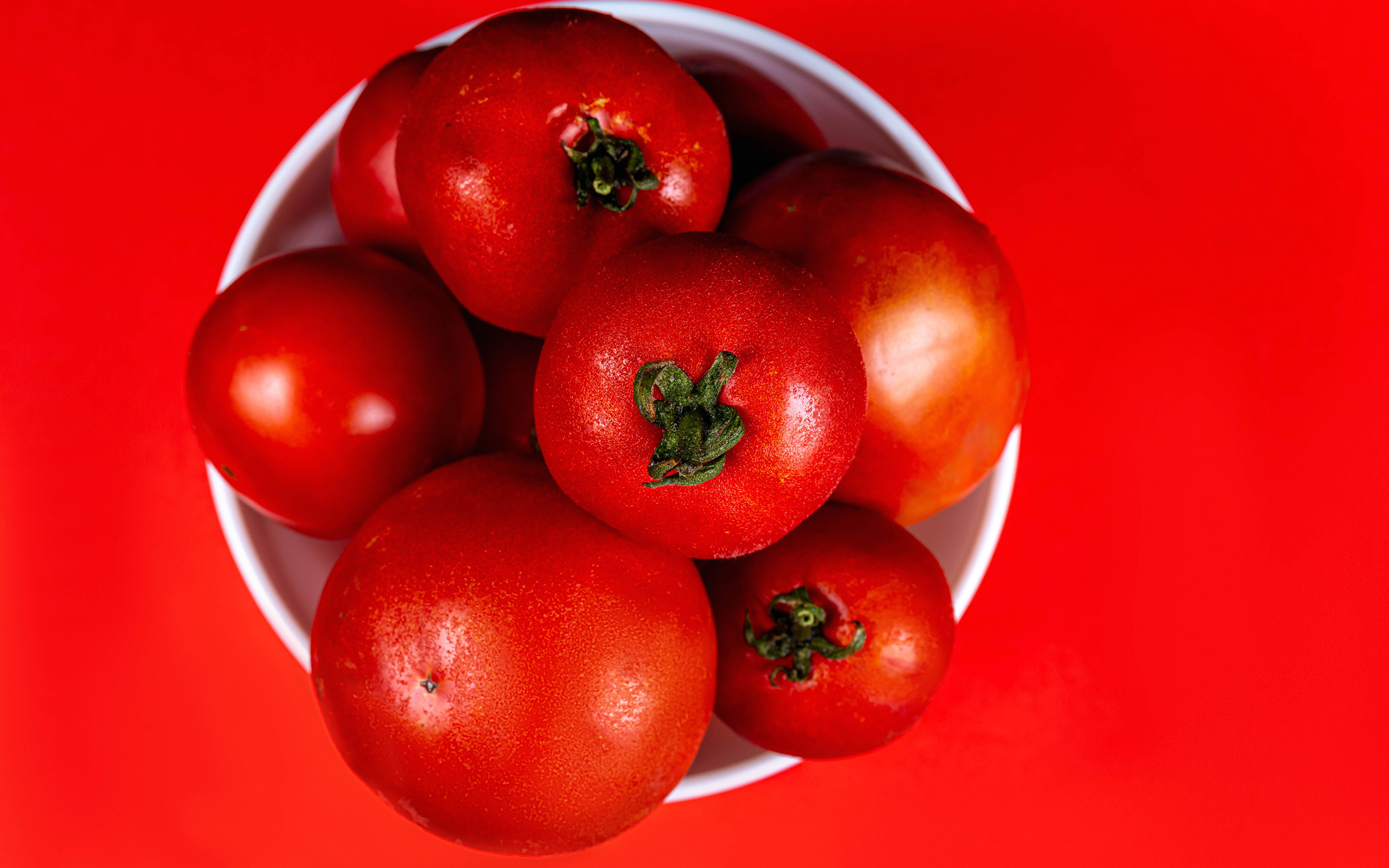 Tomato red. Красный помидор. Овощи красного цвета. Крупные помидоры. Помидоры красные крупные.