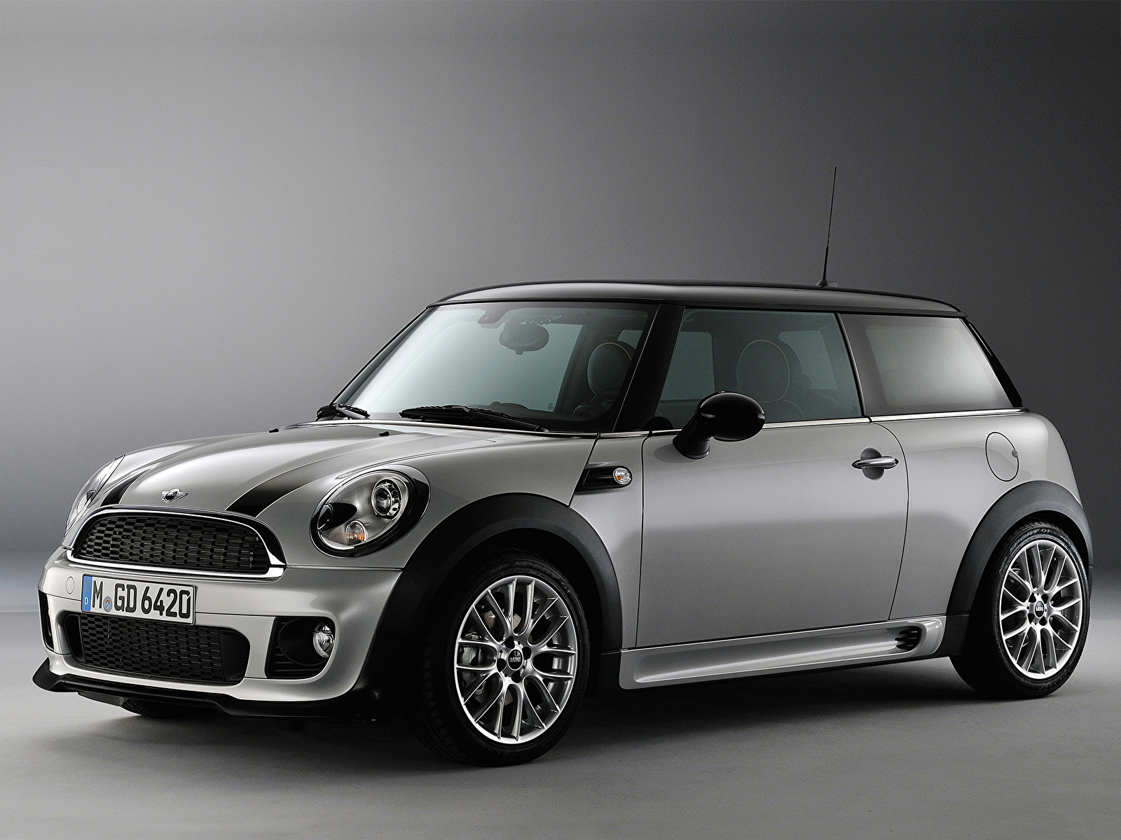 Фотография Мини Mini Cooper John Cooper Works серый 1600x1200