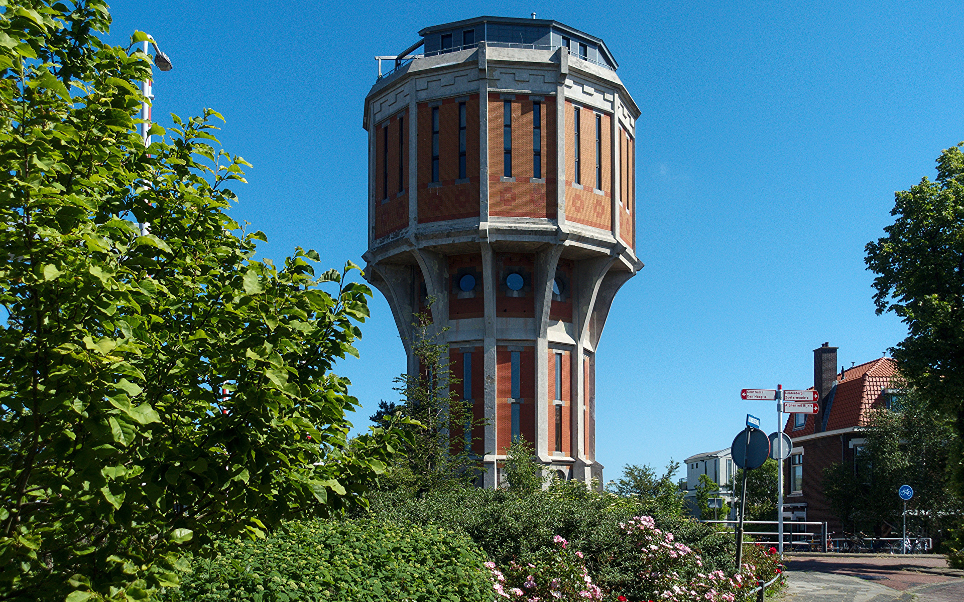Foto Nederländerna Ett torn Leiden byggnad Städer 1920x1200 Hus stad byggnader