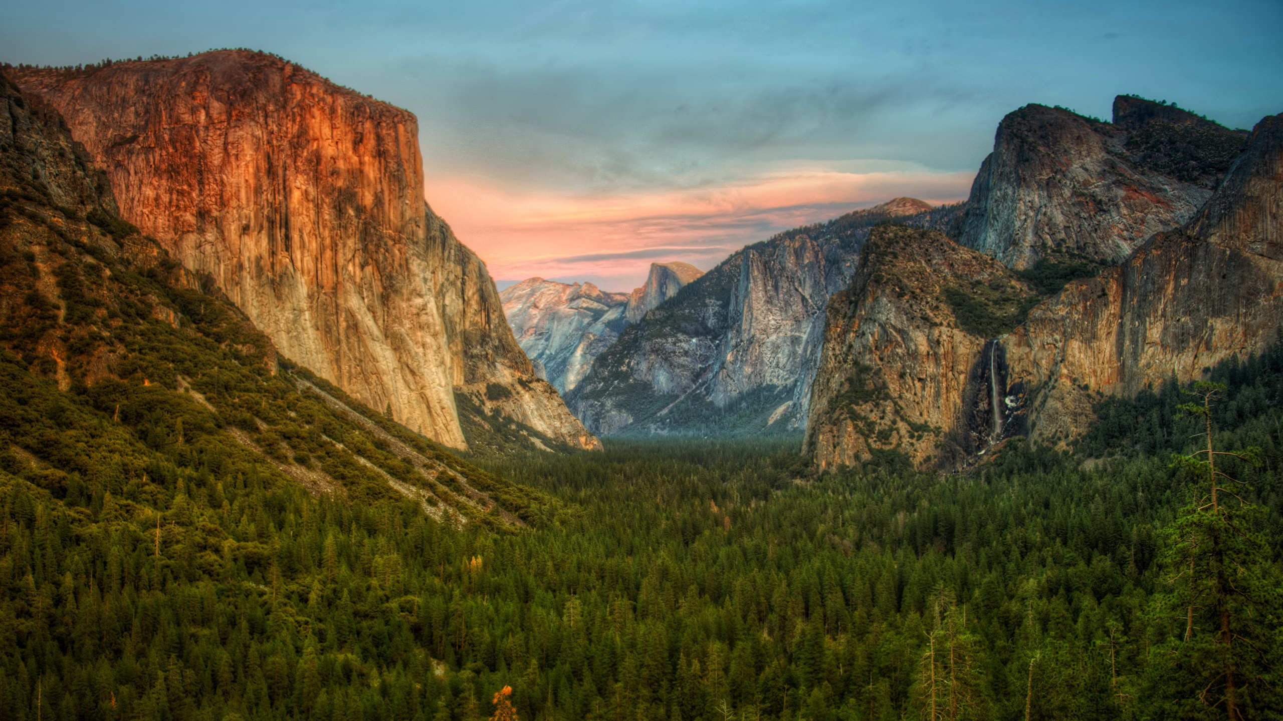 壁紙 2560x1440 山 森林 アメリカ合衆国 ハイダイナミックレンジ合成 ヨセミテ国立公園 カリフォルニア州 自然 ダウンロード 写真