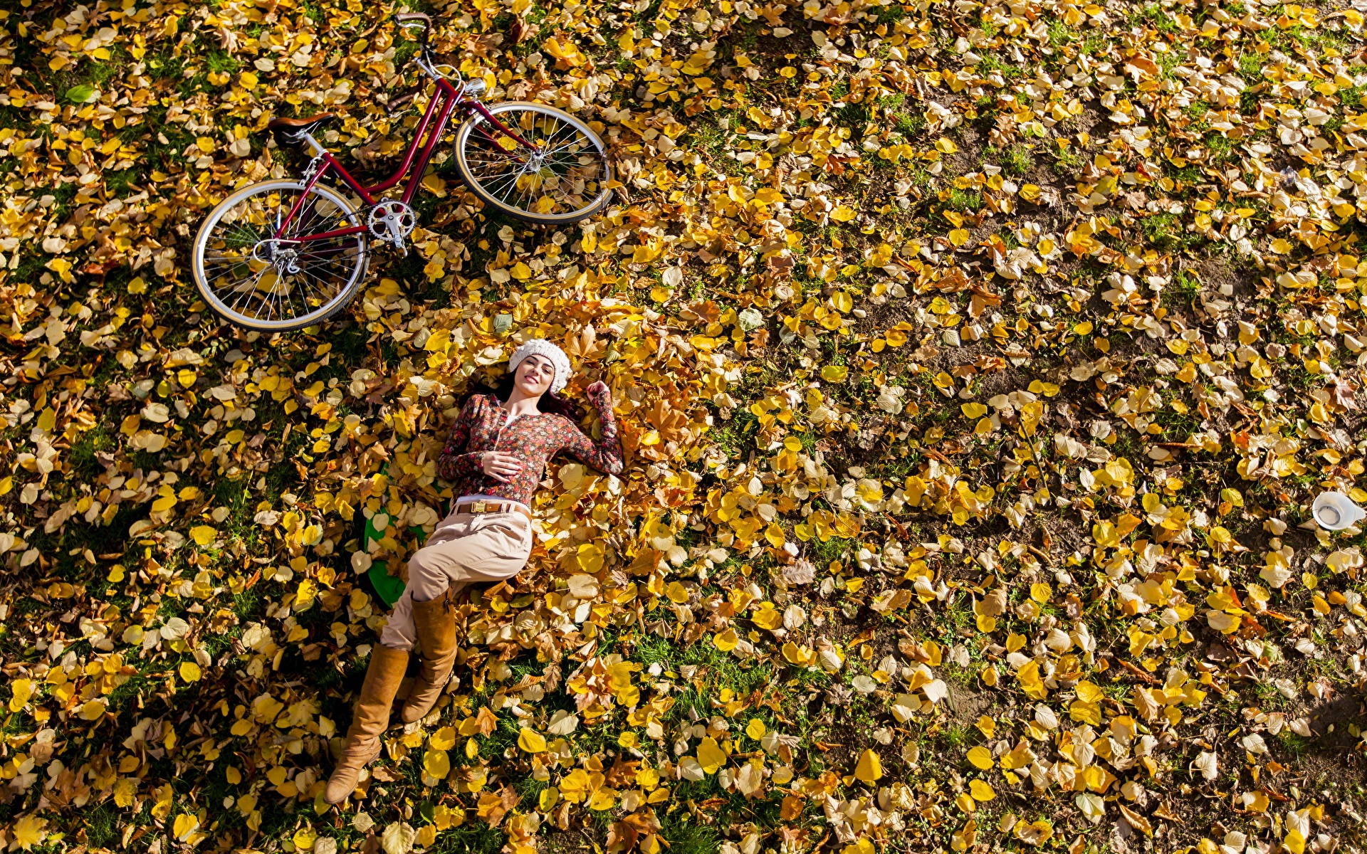 壁紙 19x10 秋 木の葉 自転車 横になる 休息 少女 自然 ダウンロード 写真