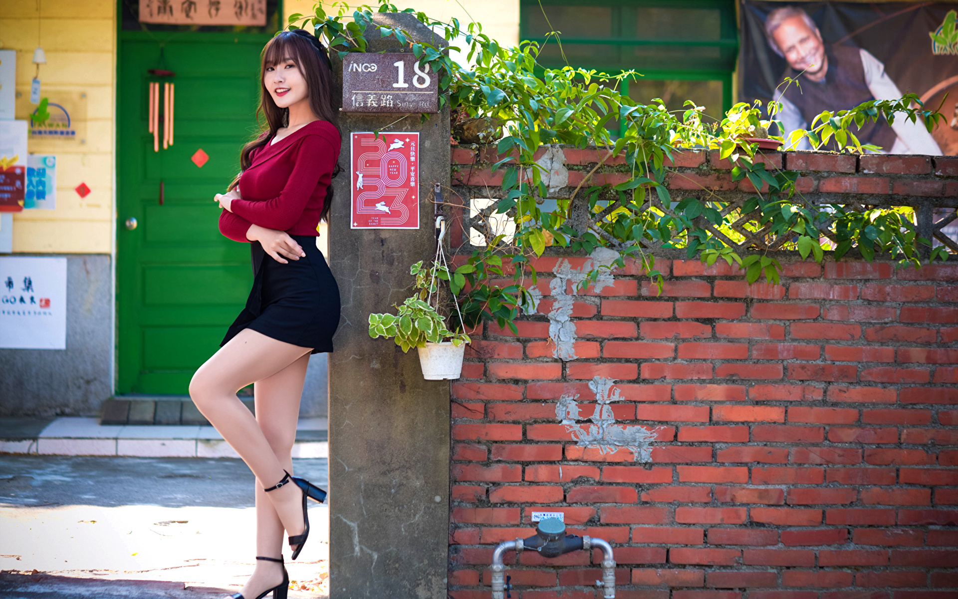 Desktop Hintergrundbilder Rock Pose Bluse Mädchens Bein Asiatische 1920x1200 posiert junge frau junge Frauen Asiaten asiatisches