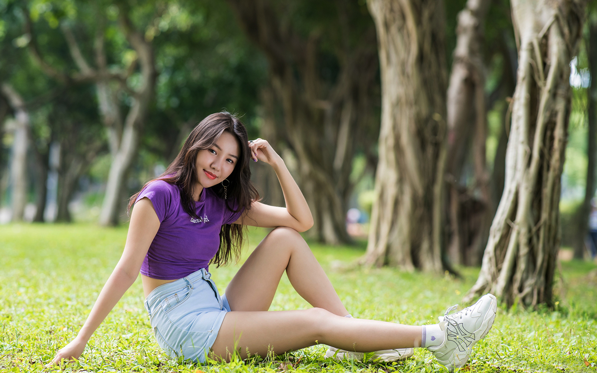 Hình nền female T-shirt Legs Asian Grass Shorts: \