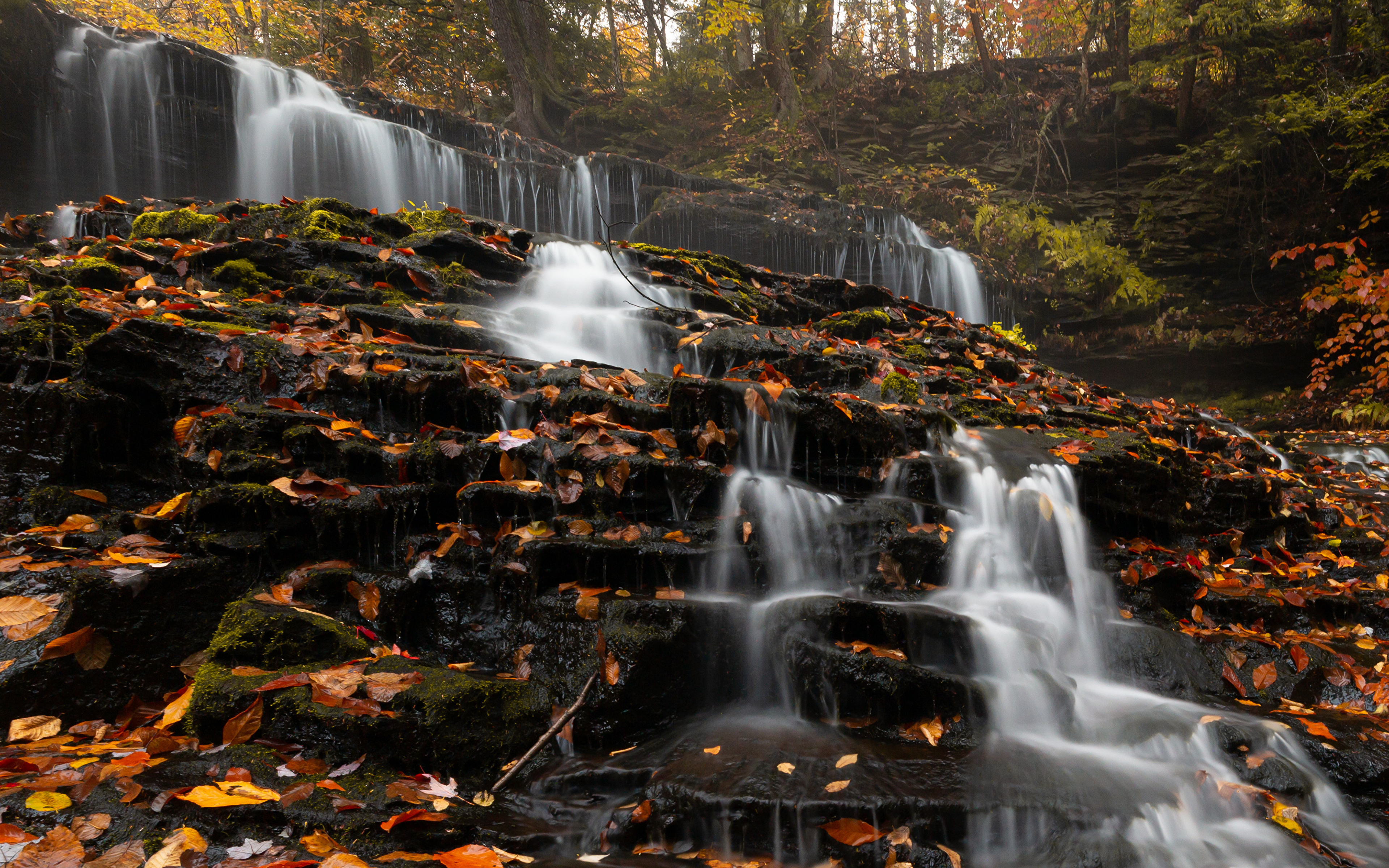 Natural fall. Осенний водопад. Водопад картинки. Природа осень водопад. Водопад осенью.