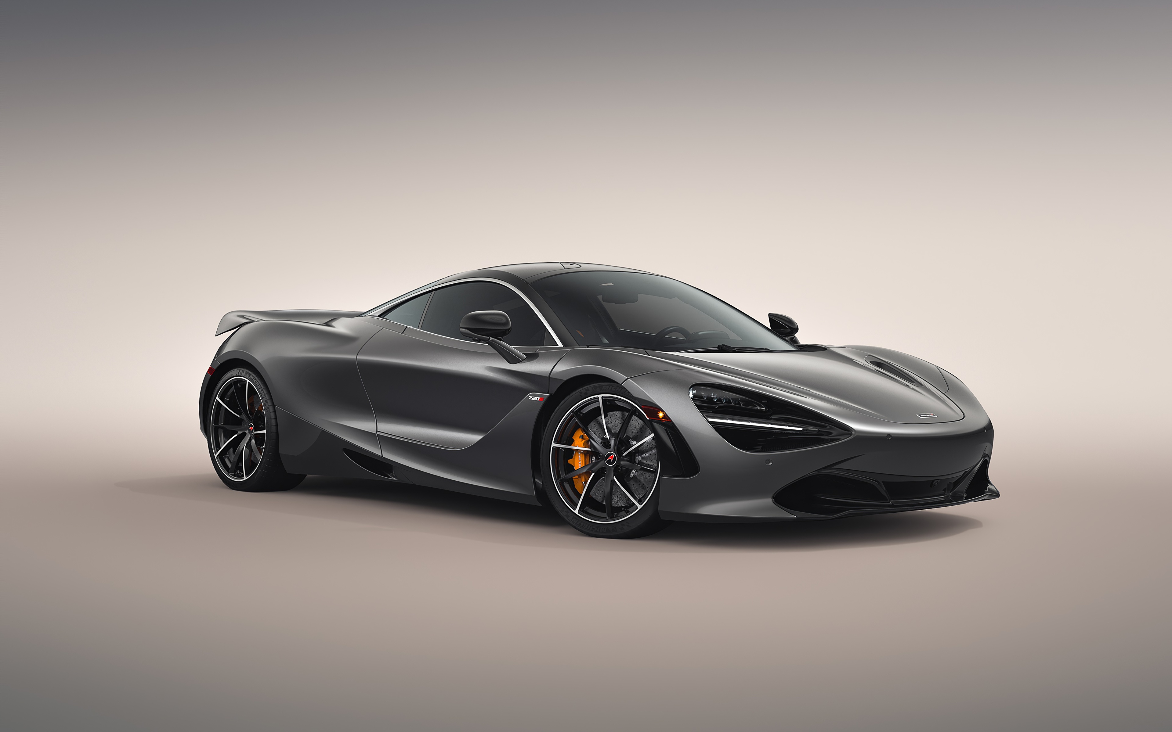 MCLAREN 720s серый