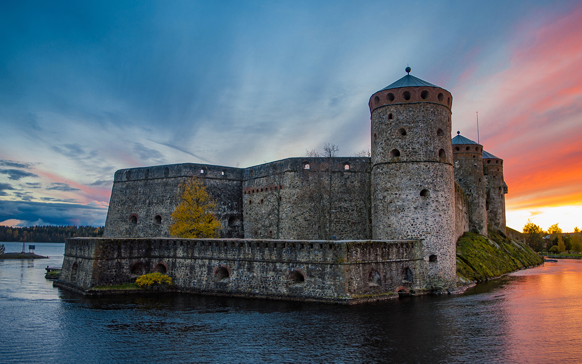 壁紙 1920x1200 フィンランド 城 朝焼けと日没 池 Olavinlinna Castle 都市 ダウンロード 写真