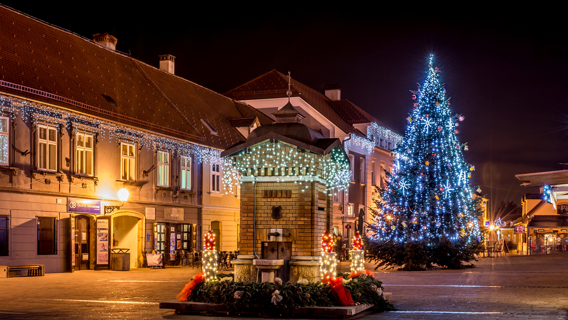 壁紙 19x1080 新年 住宅 ザグレブ Samobor ストリート 夜 クリスマスツリー クリスマスライト 都市 ダウンロード 写真