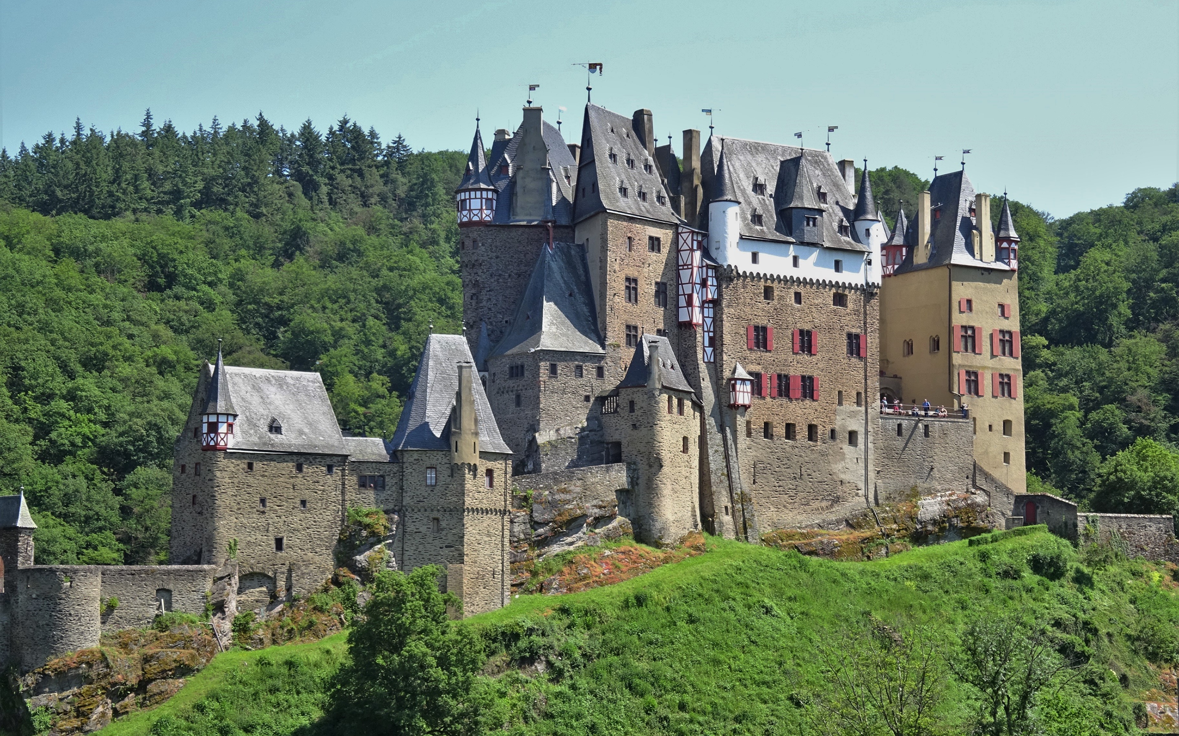 Ancient castle. Рейнланд-Пфальц Германия замок. Замок Эльц, 12 век, Рейнланд-Пфальц. Рейнланд Пфальц леса. Замок Бург Англия.