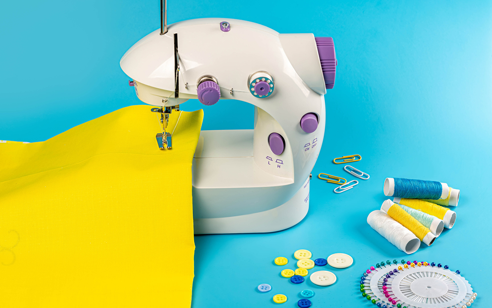 zdjęcia Tkanina Nić Sewing machine kolorowym tle 1920x1200 Kolorowe tło
