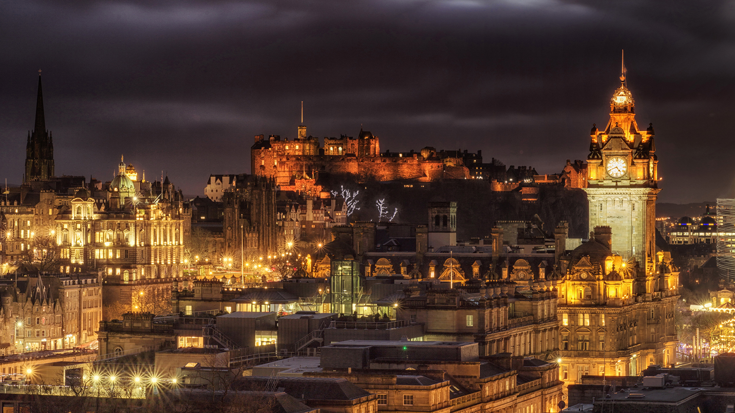 壁紙 2560x1440 イギリス 住宅 城 エディンバラ スコットランド 夜 都市 ダウンロード 写真