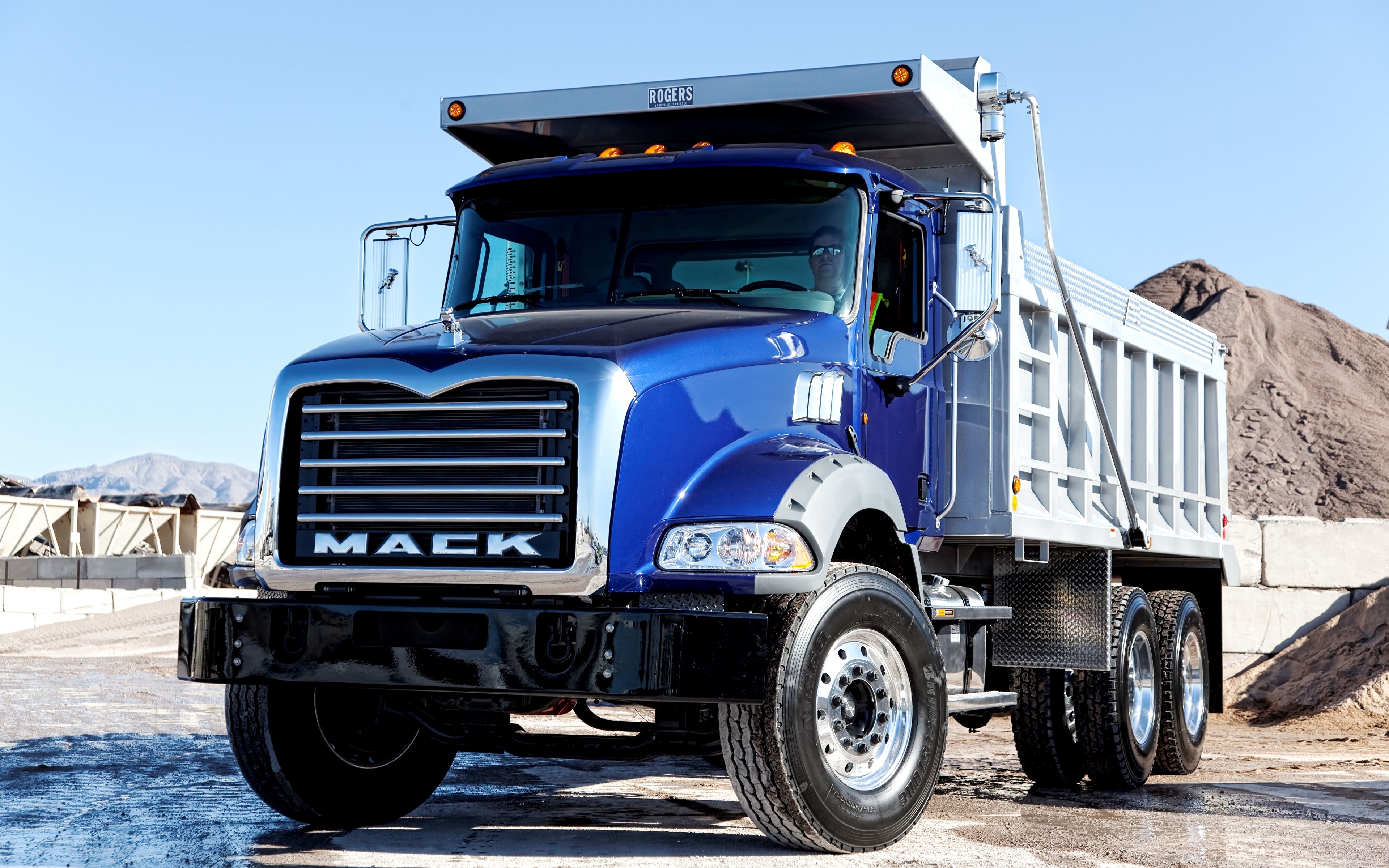 Desktop Hintergrundbilder Mack Trucks Lastkraftwagen 3840x2400