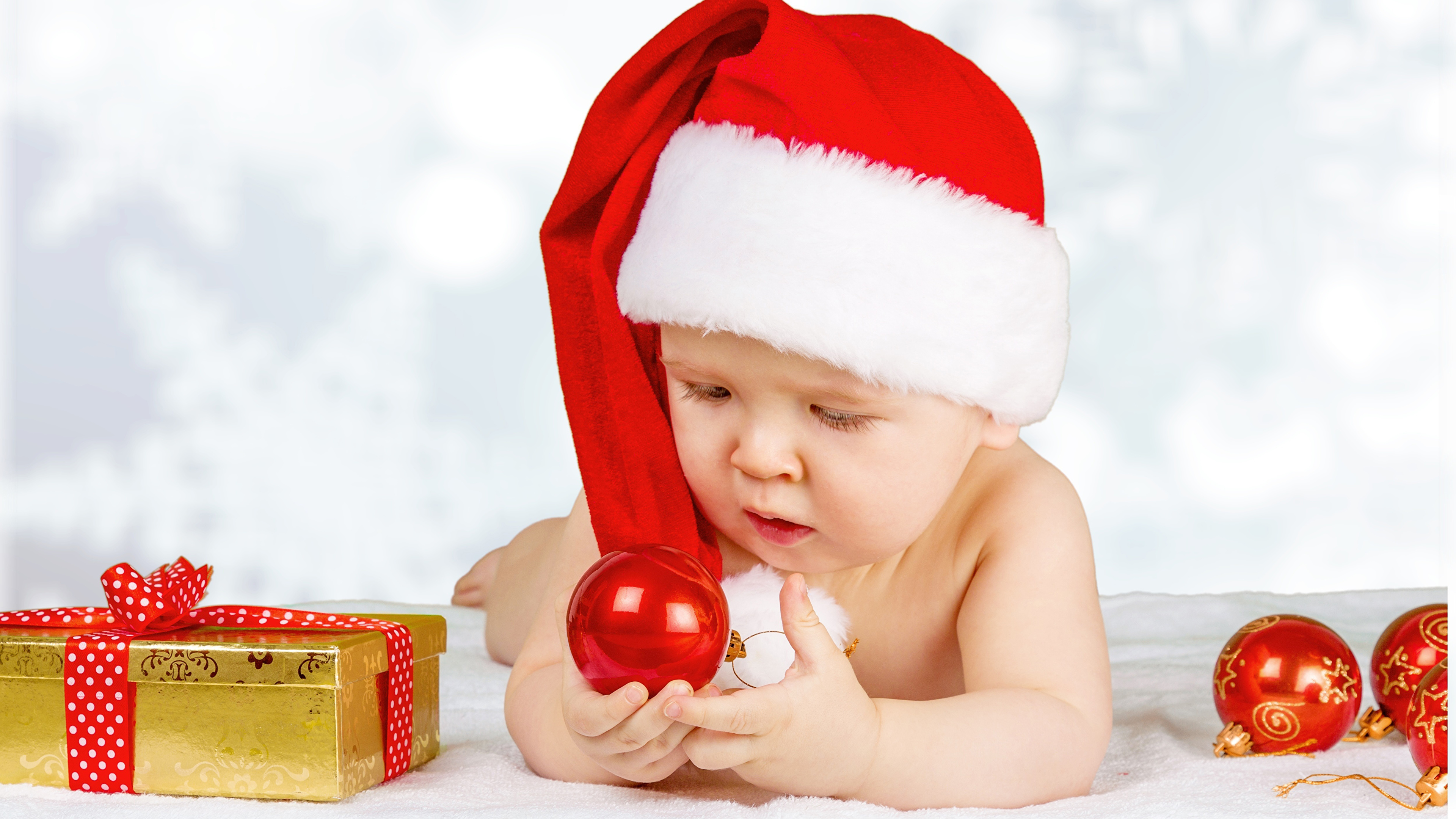 Wallpaper Infants New year child Winter hat Gifts Balls 3840x2160