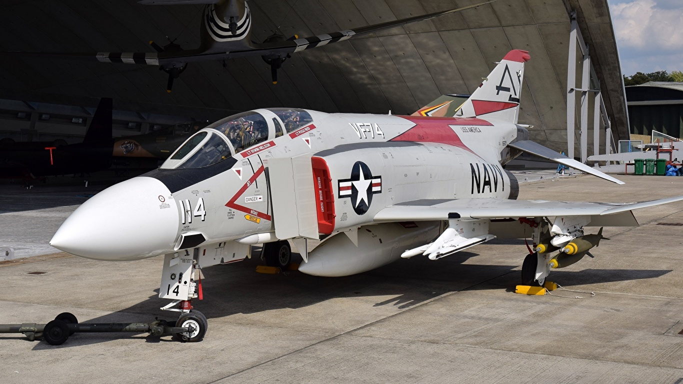 1366x768 Aviãos Caça Avião F-4J, Phantom II Aviação