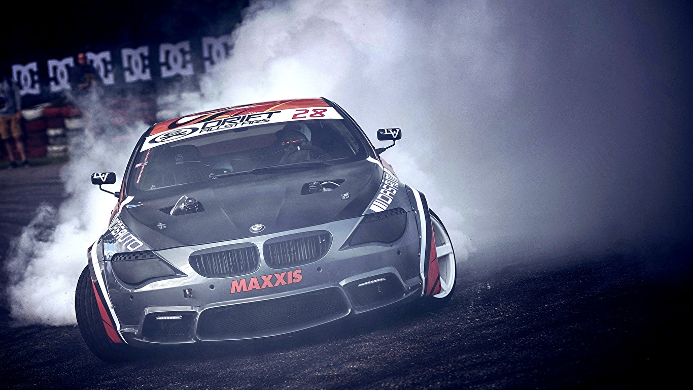 Фотография БМВ 6 Series Coupe E63 drift Спереди Автомобили 1366x768