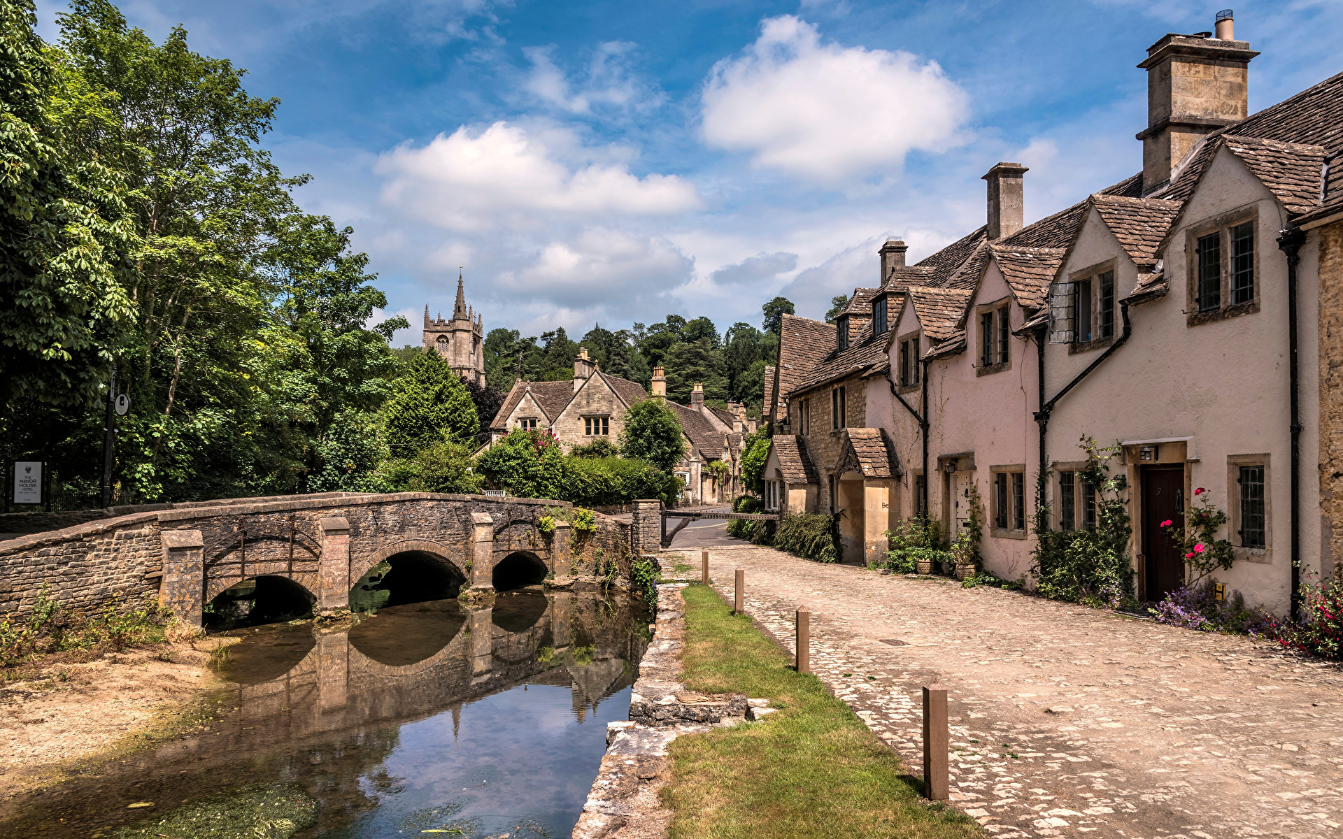 Обои для рабочего стола Англия Castle Combe, Wiltshire 1920x1200