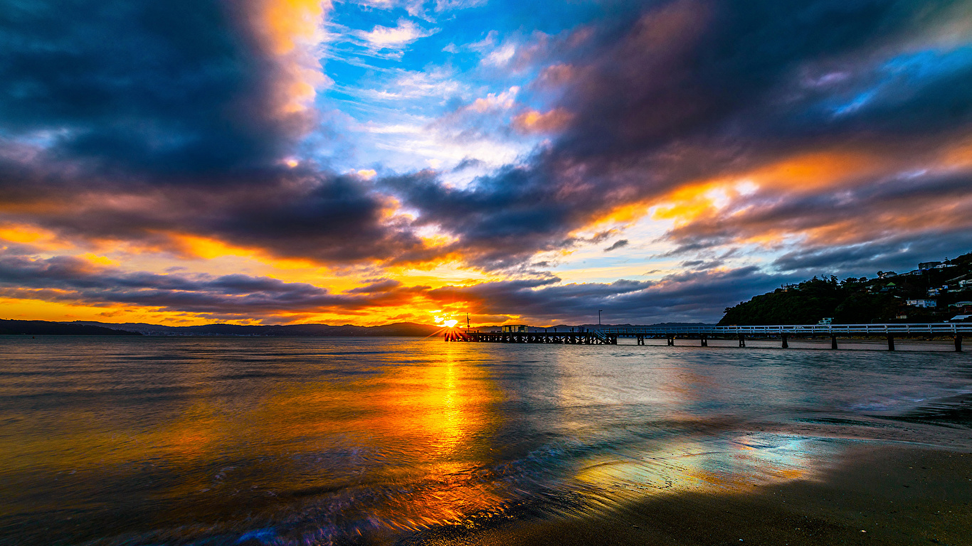 壁紙 1366x768 新西兰 風景攝影 海 日出和日落 码头 天空 Wellington 云 大自然 下载 照片