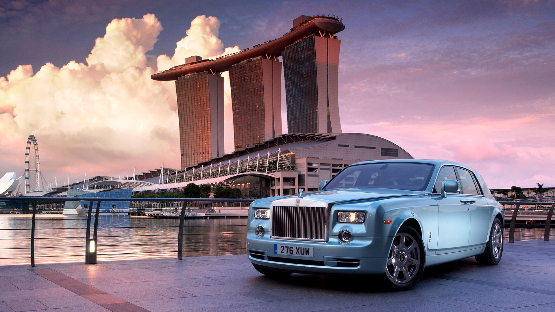 Rolls-Royce là biểu tượng của sự sang trọng và quyền lực. Hãy đắm mình trong những hình ảnh Rolls-Royce wallpaper đầy lịch lãm và tinh tế để cảm nhận được sức hút đặc biệt của dòng xe hơi này.