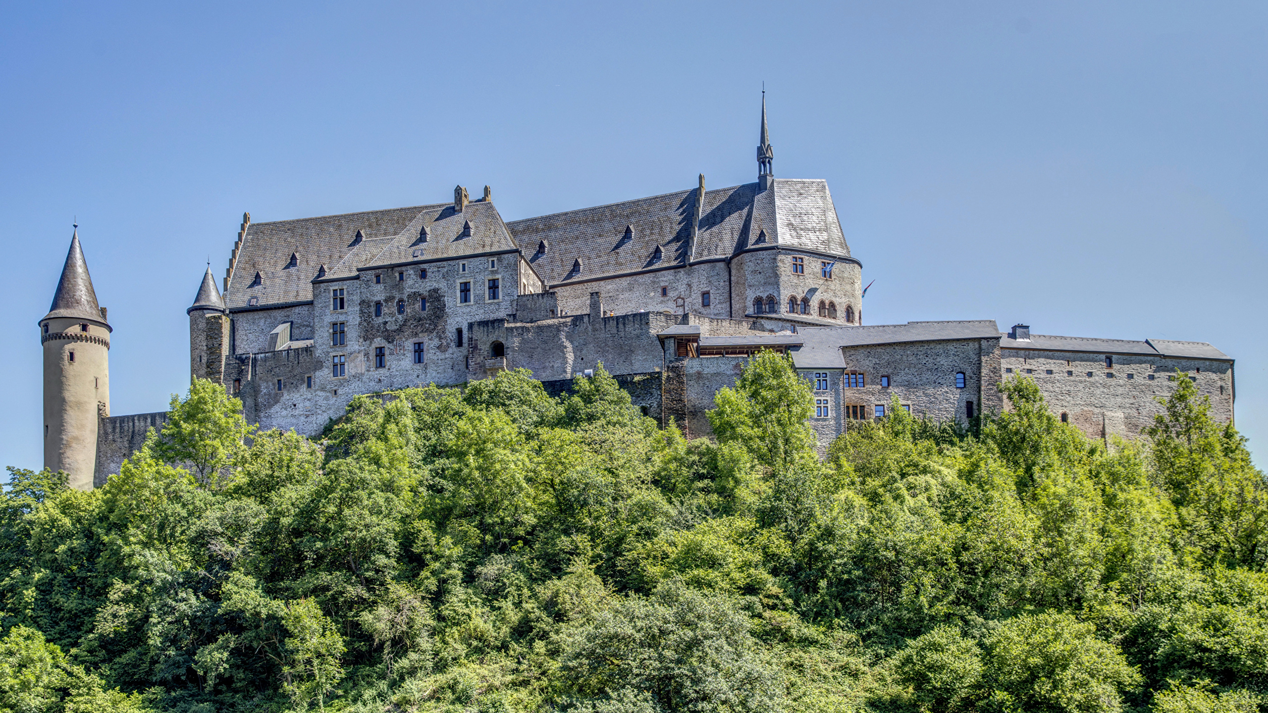 Photos Luxembourg Vianden Castles Trees Cities 2560x1440