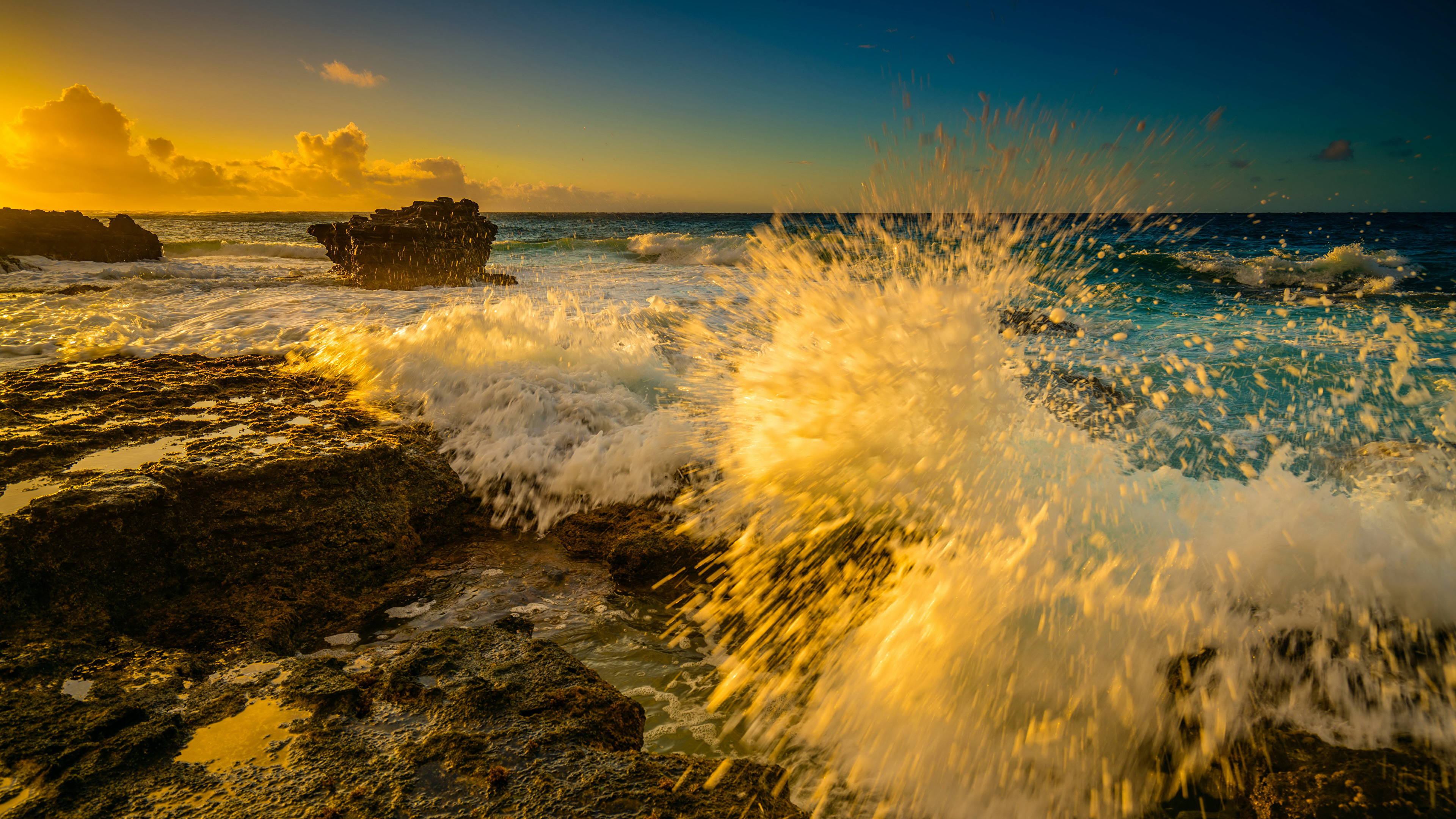 壁紙 3840x2160 波 朝焼けと日没 アメリカ合衆国 大洋 Oahu ハワイ州 コケ 水飛沫 自然 ダウンロード 写真