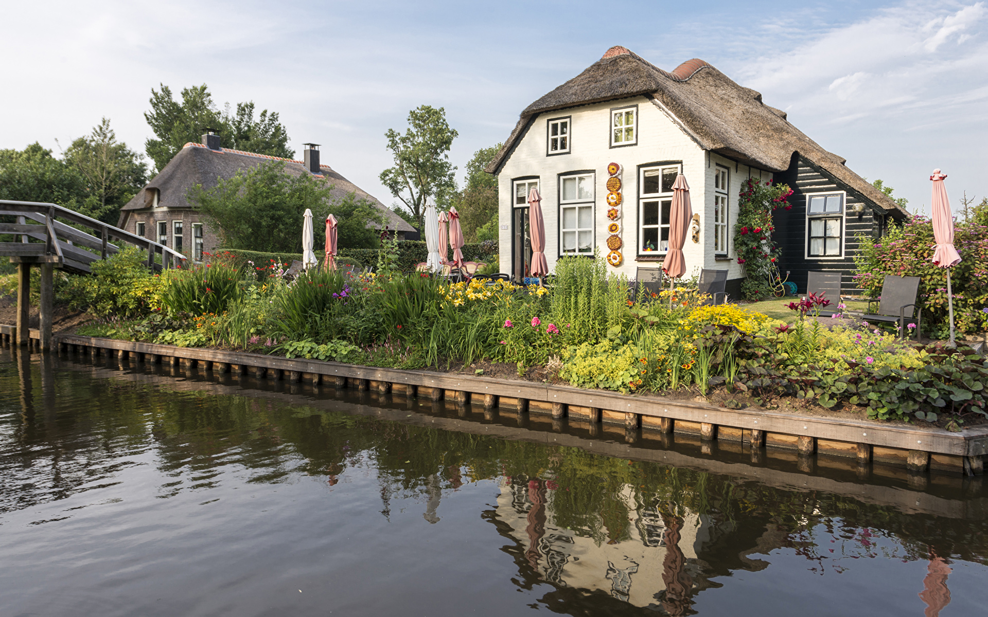 Картинка Нидерланды Деревня Giethoorn Водный канал Дома 1920x1200