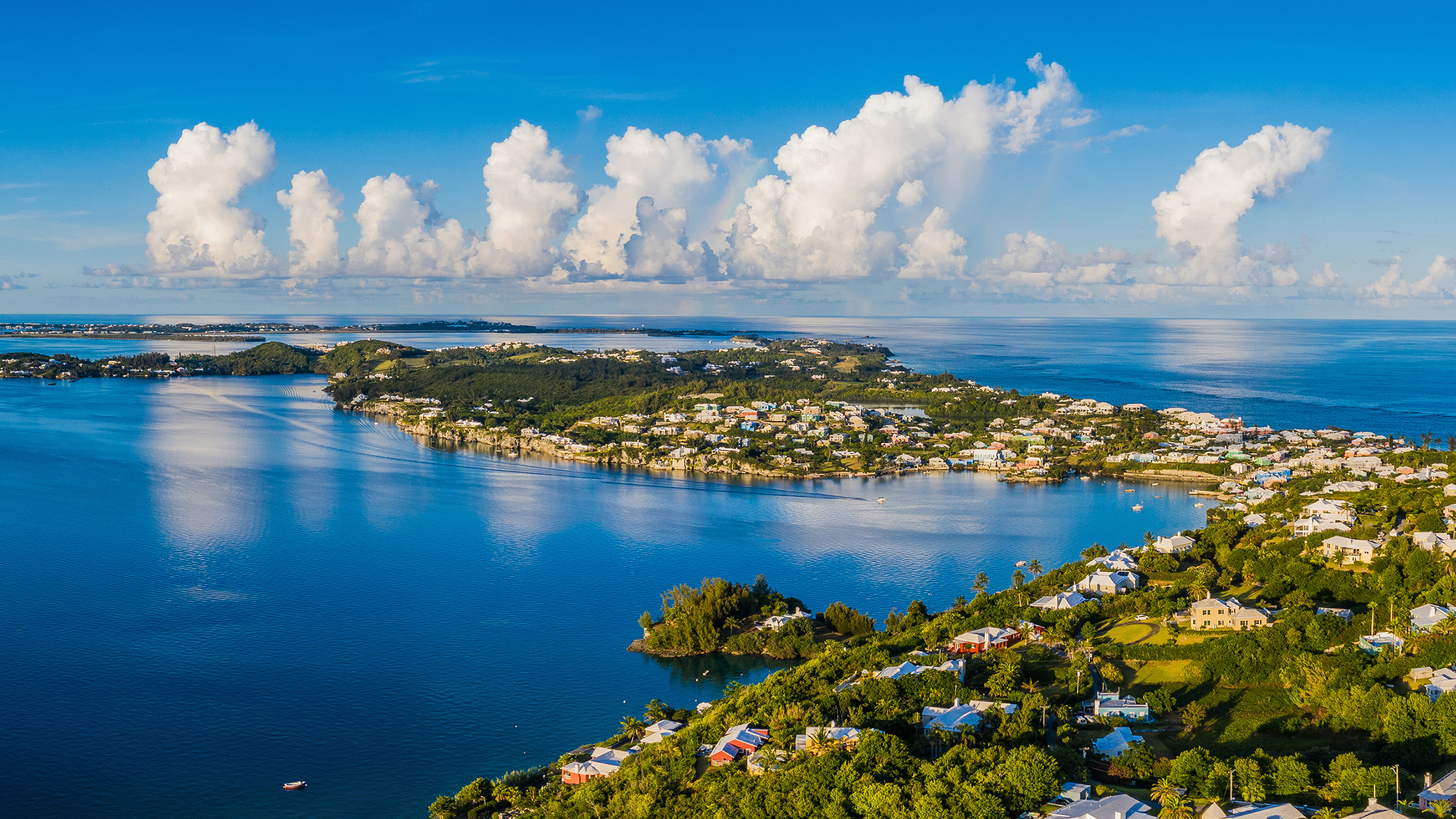 壁紙 3840x2160 イギリス 住宅 海岸 Island In Harrington Sound Bermuda 湾 雲 都市 ダウンロード 写真