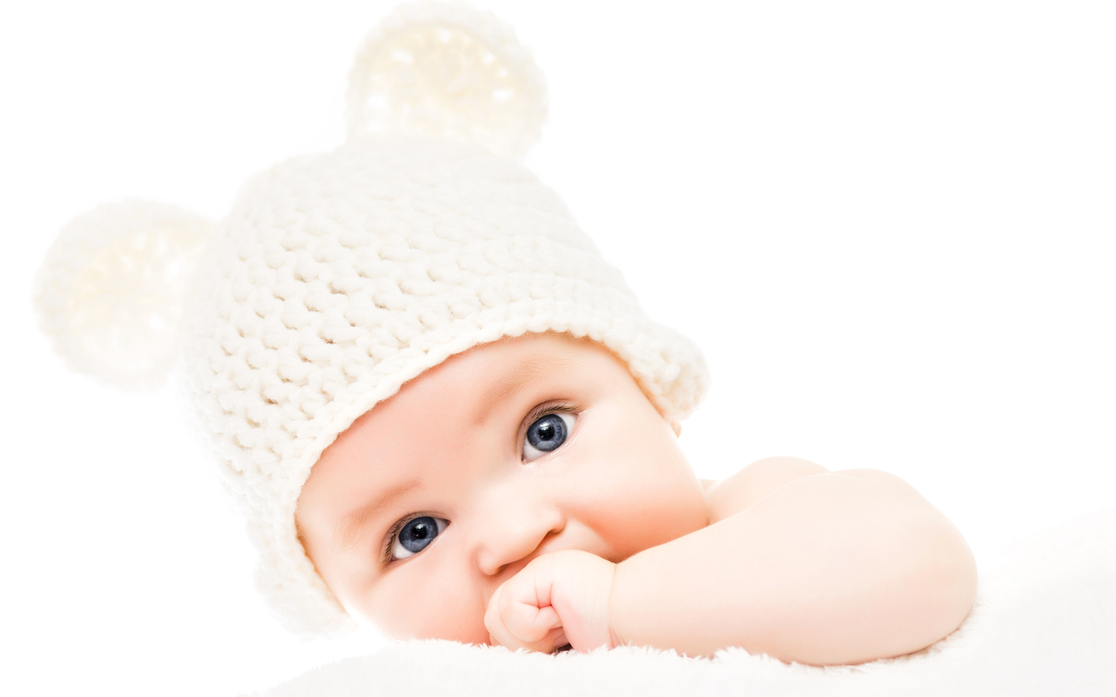 Fonds D Ecran 3840x2400 Bebe Chapeau D Hiver Fond Blanc Voir Enfants Telecharger Photo